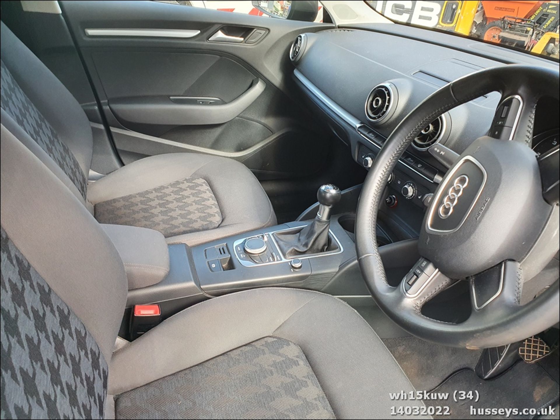 15/15 AUDI A3 SE TECHNIK TDI - 1598cc 5dr Hatchback (Grey, 68k) - Image 35 of 42