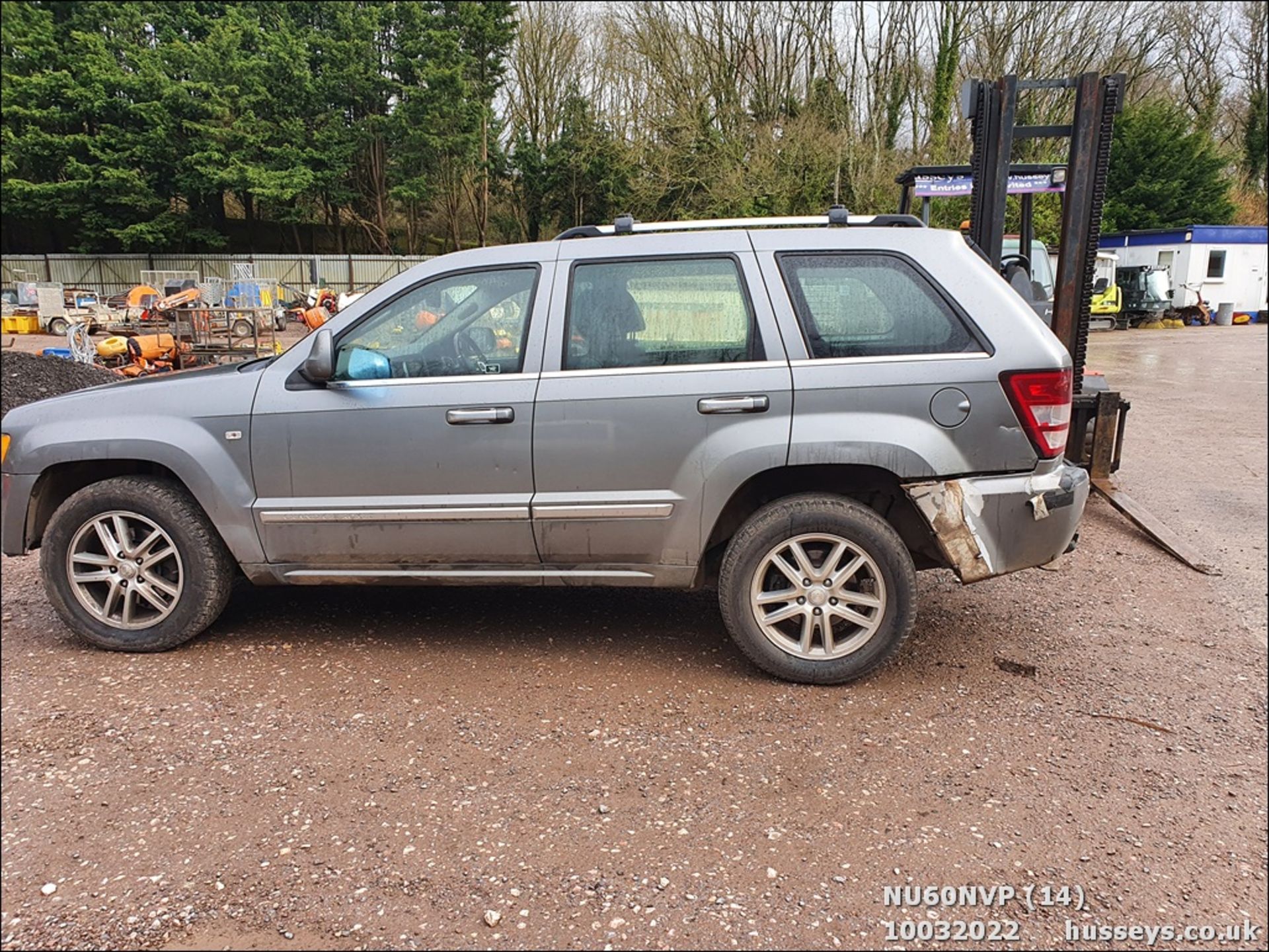 10/60 JEEP G-CHEROKEE OVERLAND CRD A - 2987cc 5dr Estate (Grey, 154k) - Image 14 of 47