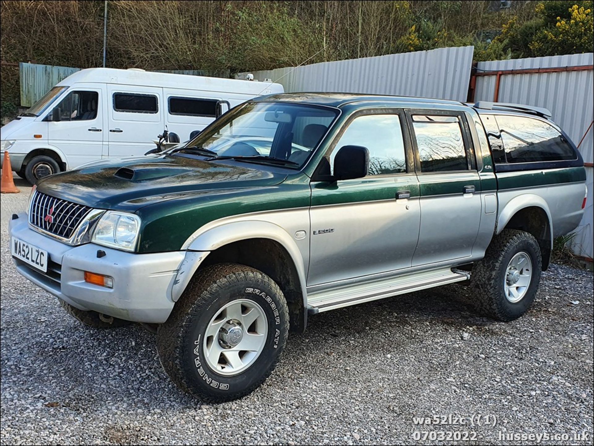 02/52 MITSUBISHI L200 2.5TD 4LIFE 4WD - 2477cc 4x4 (Green/silver, 123k)