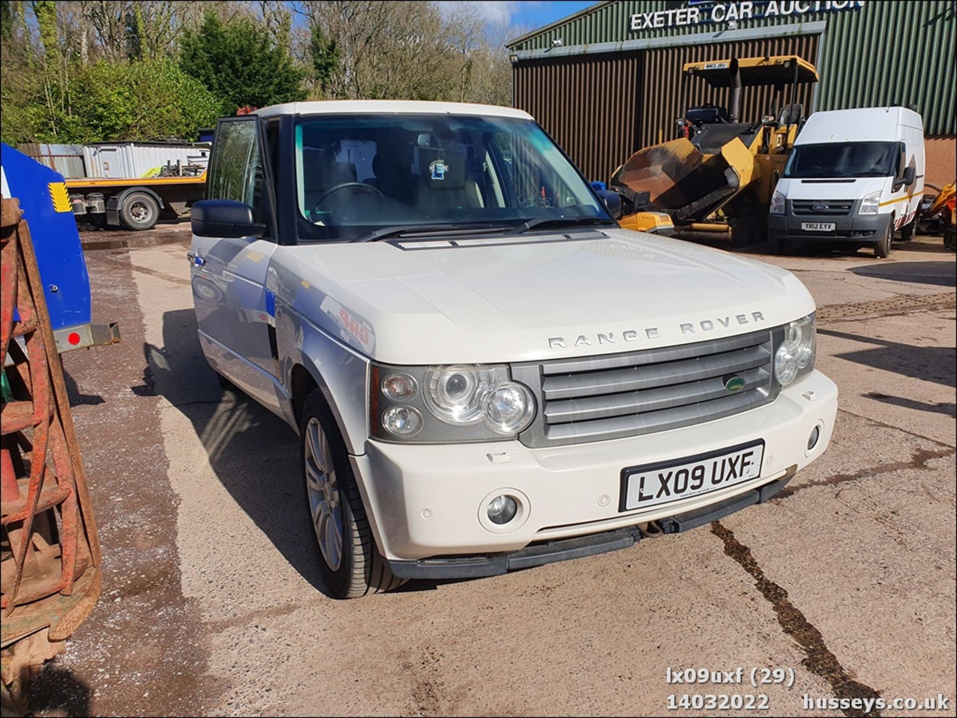 09/09 LAND ROVER RANGE ROVER VOGUE SE A - 3628cc 5dr 4x4 (White) - Image 30 of 34