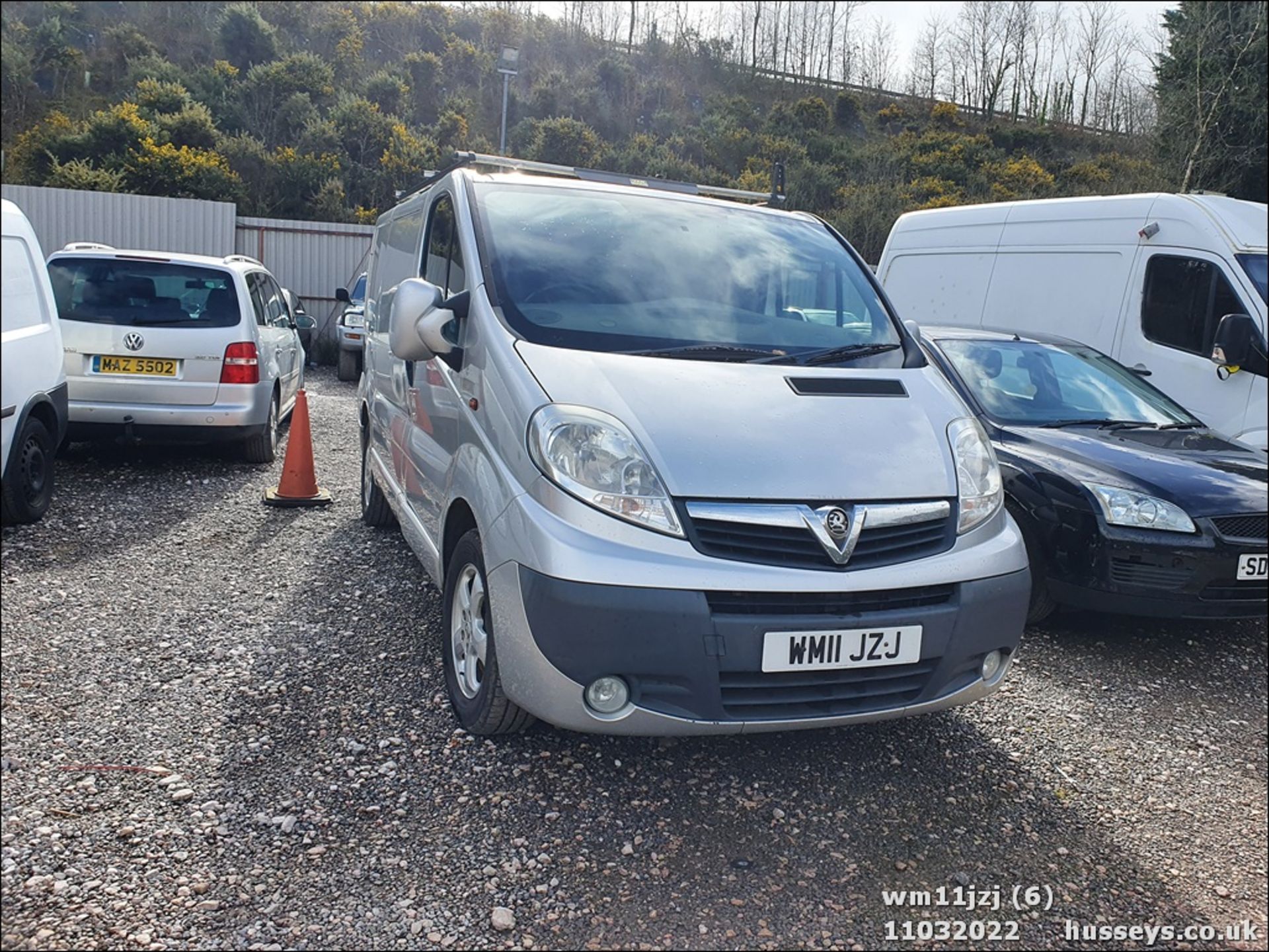 11/11 VAUXHALL VIVARO 2700 SPORTIVE CDTI - 1995cc Van (Silver, 118k) - Image 6 of 26