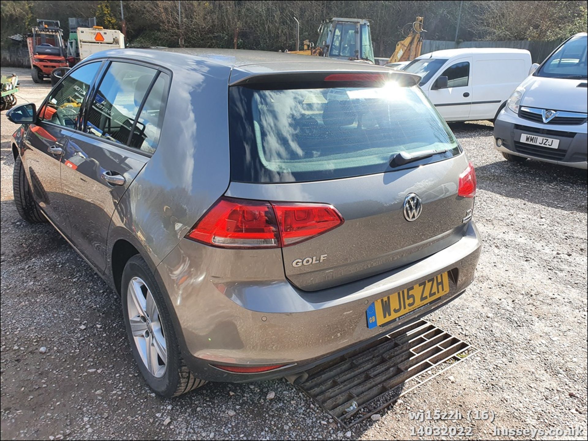 15/15 VOLKSWAGEN GOLF MATCH TDI BMT - 1598cc 5dr Hatchback (Grey, 77k) - Image 17 of 38