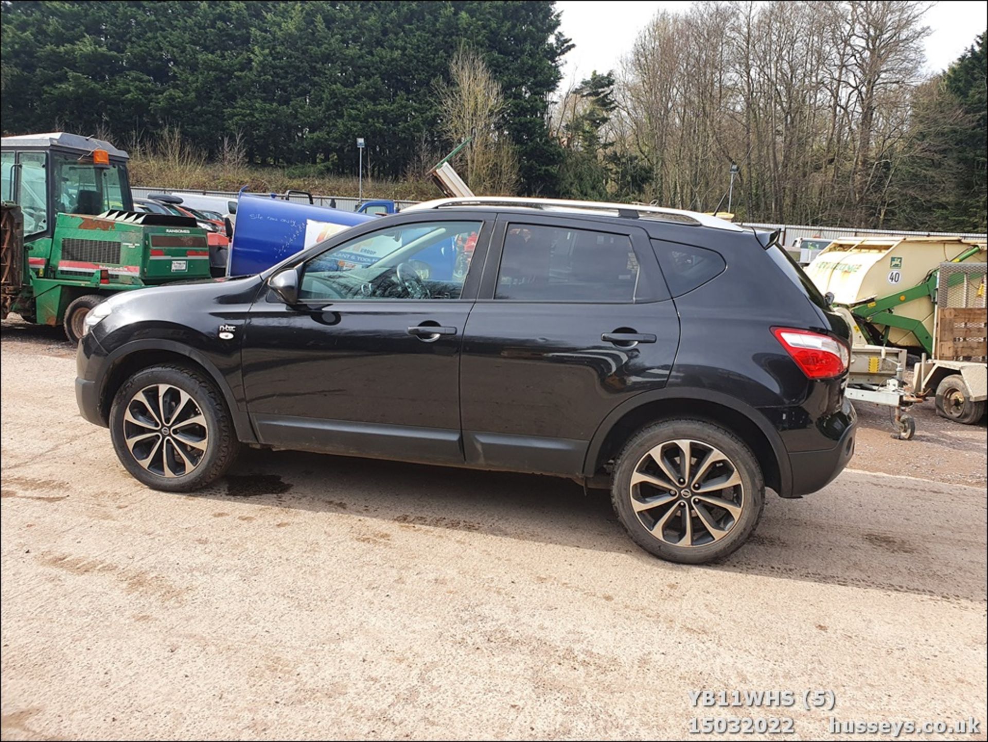 11/11 NISSAN QASHQAI N-TEC DCI - 1461cc 5dr Hatchback (Black, 148k) - Image 6 of 33