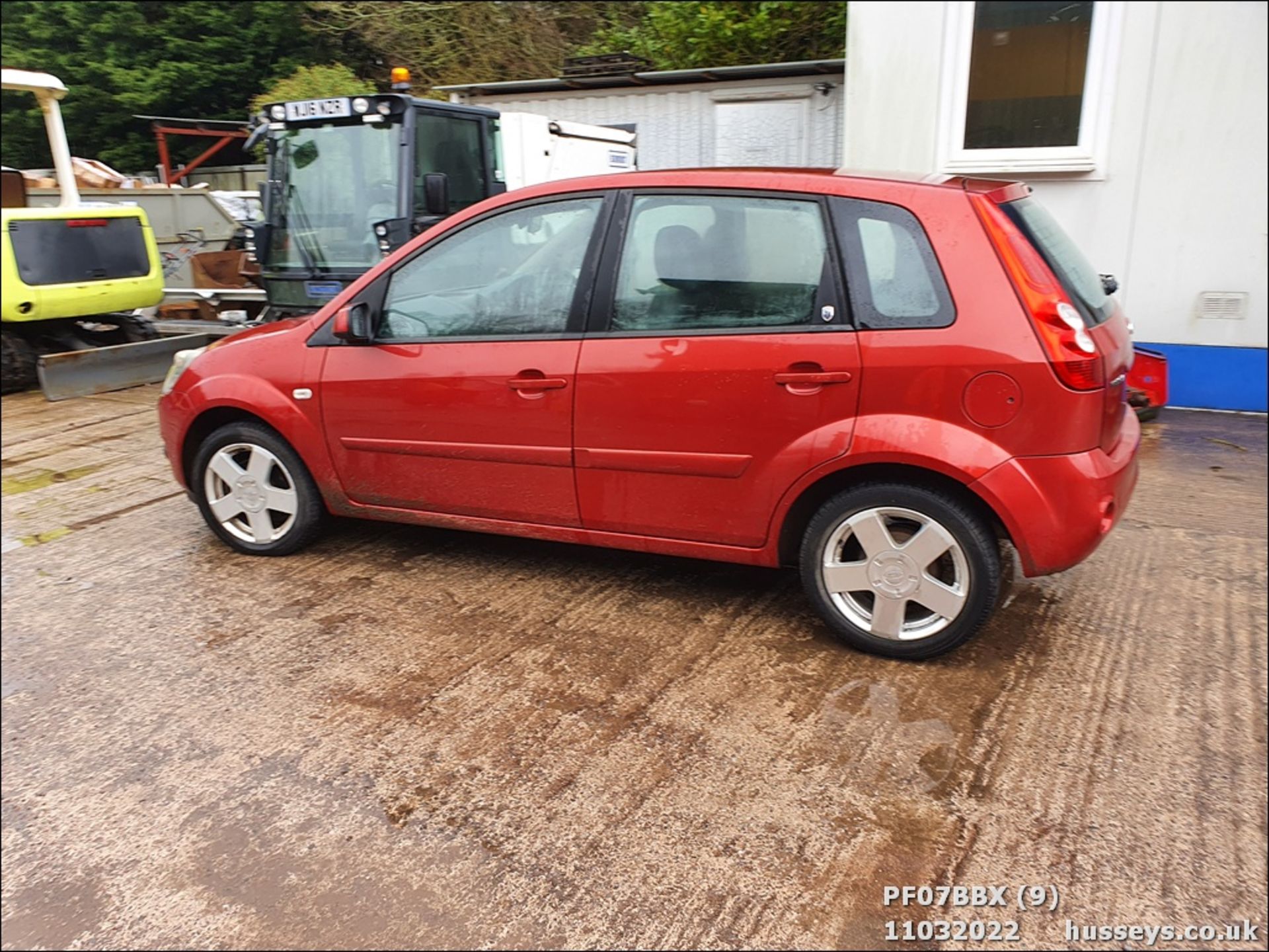 07/07 FORD FIESTA GHIA TDCI - 1399cc 5dr Hatchback (Red, 112k) - Image 9 of 37