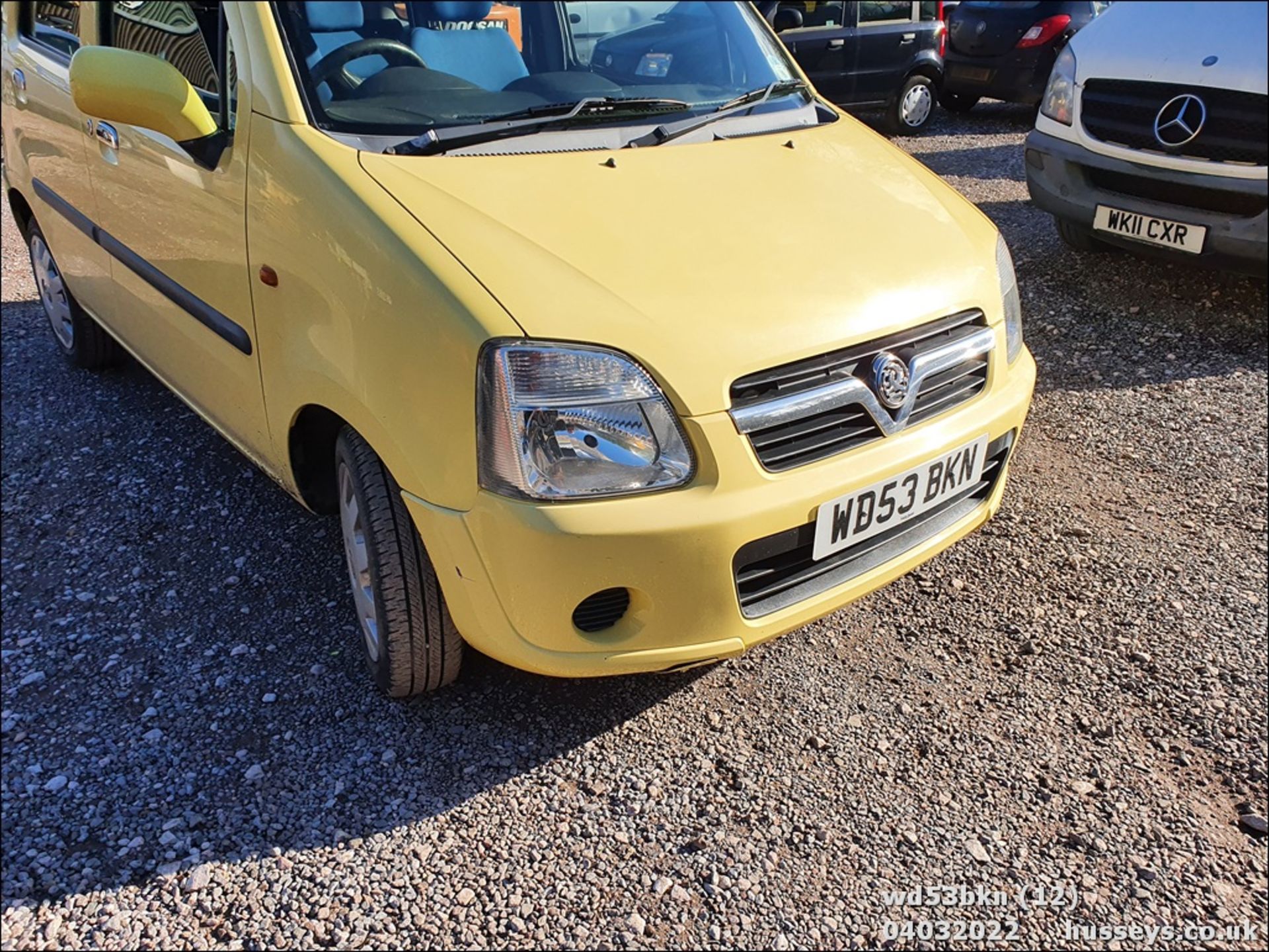 04/53 VAUXHALL AGILA ENJOY 16V - 1199cc 5dr Estate (Yellow) - Image 13 of 38