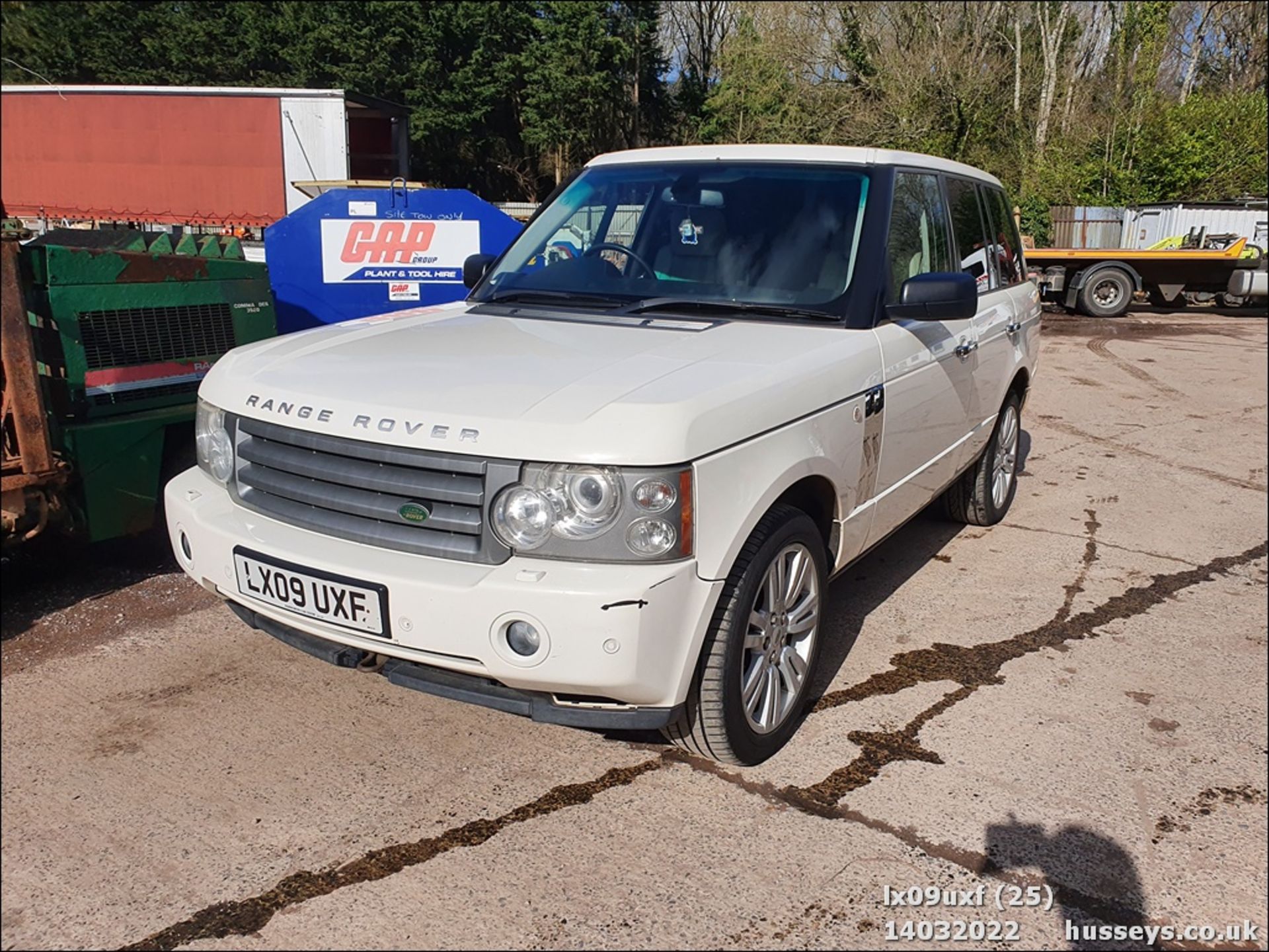 09/09 LAND ROVER RANGE ROVER VOGUE SE A - 3628cc 5dr 4x4 (White) - Image 26 of 34