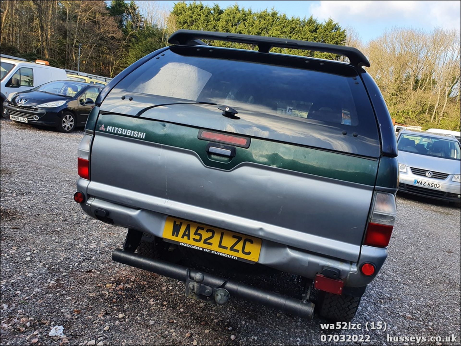 02/52 MITSUBISHI L200 2.5TD 4LIFE 4WD - 2477cc 4x4 (Green/silver, 123k) - Image 16 of 29