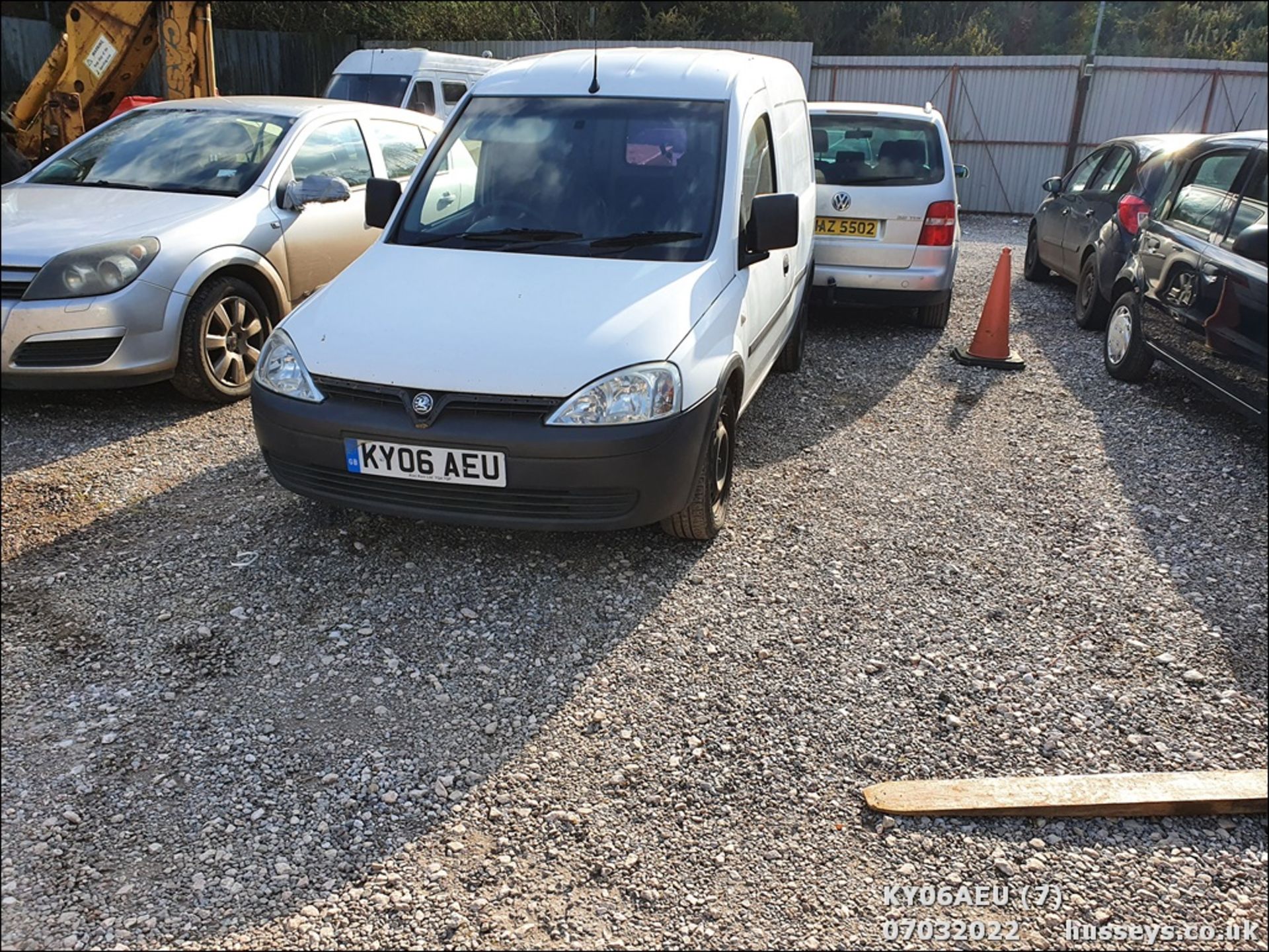 06/06 VAUXHALL COMBO 1700 CDTI 16V - 1686cc Van (White, 128k) - Image 7 of 23