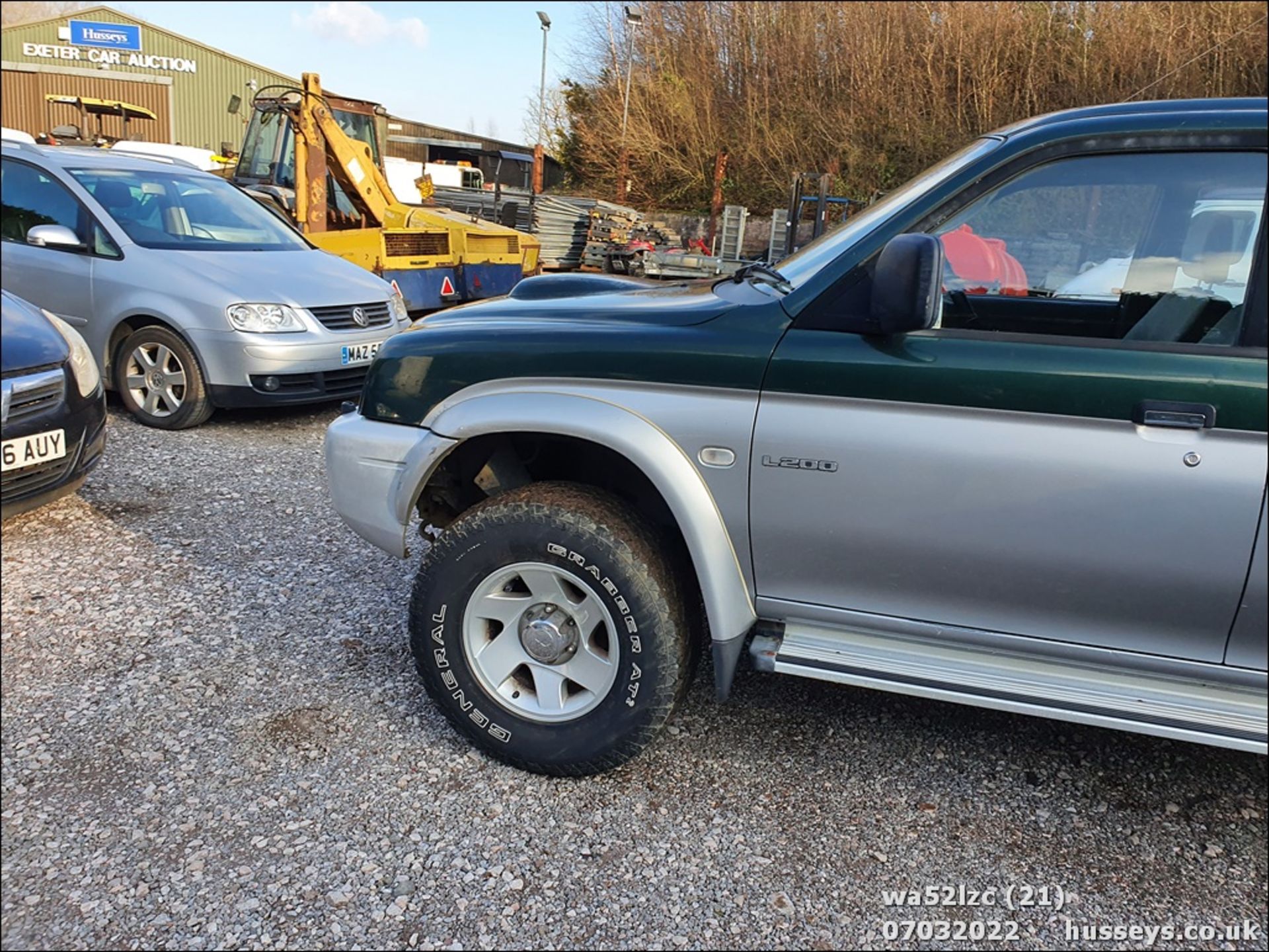 02/52 MITSUBISHI L200 2.5TD 4LIFE 4WD - 2477cc 4x4 (Green/silver, 123k) - Image 22 of 29