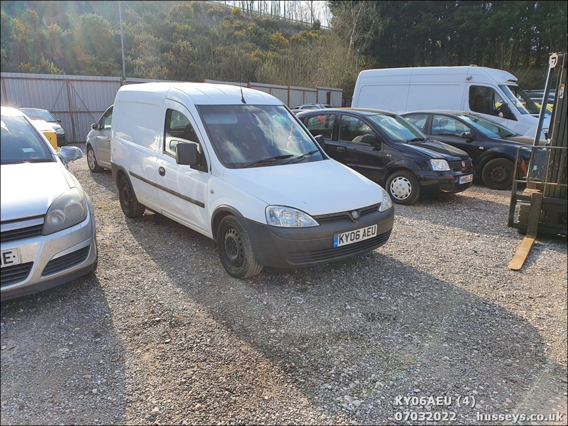 06/06 VAUXHALL COMBO 1700 CDTI 16V - 1686cc Van (White, 128k) - Image 4 of 23