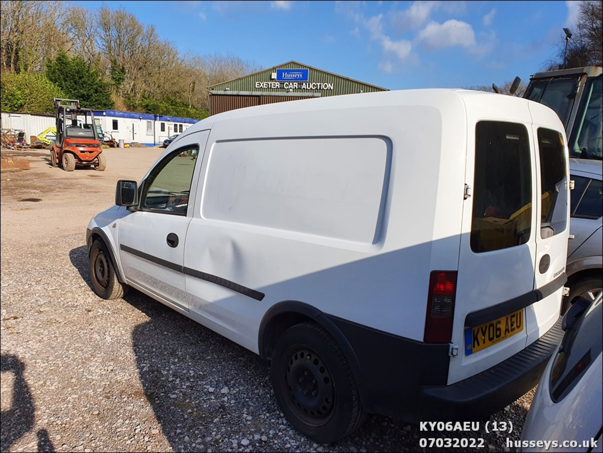 06/06 VAUXHALL COMBO 1700 CDTI 16V - 1686cc Van (White, 128k) - Image 13 of 23