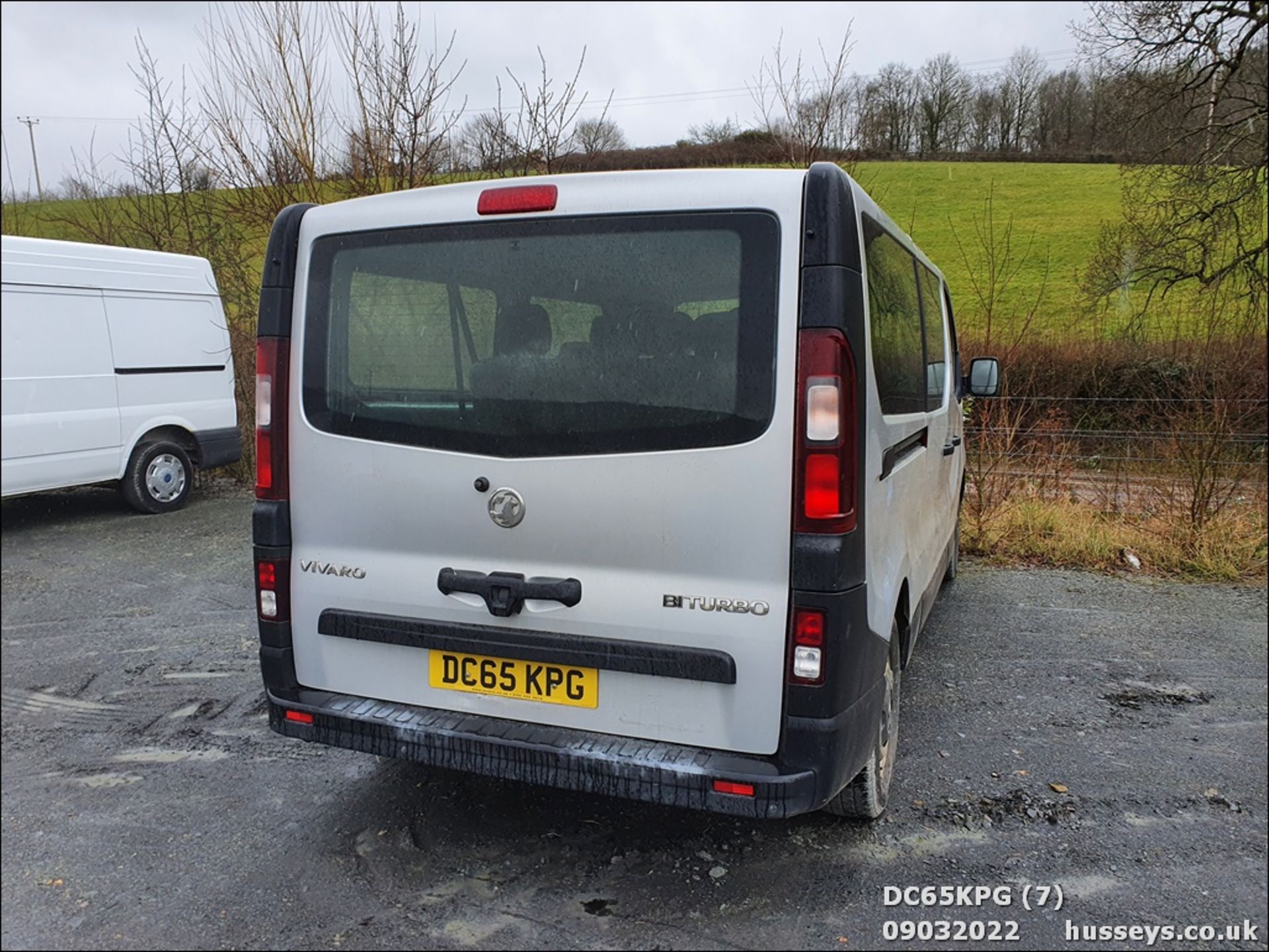 15/65 VAUXHALL VIVARO COMBI CDTI S/S - 1598cc 5dr MPV (Silver) - Image 7 of 26