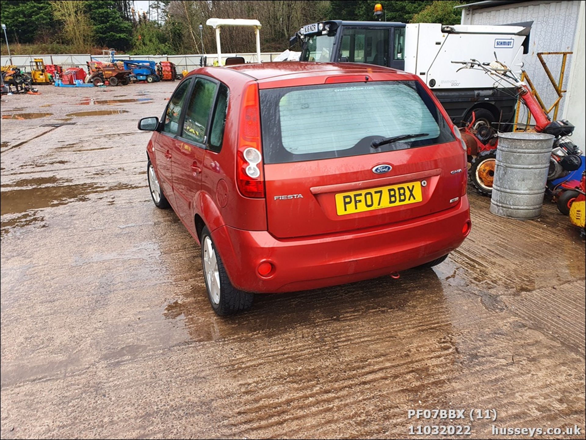 07/07 FORD FIESTA GHIA TDCI - 1399cc 5dr Hatchback (Red, 112k) - Image 11 of 37