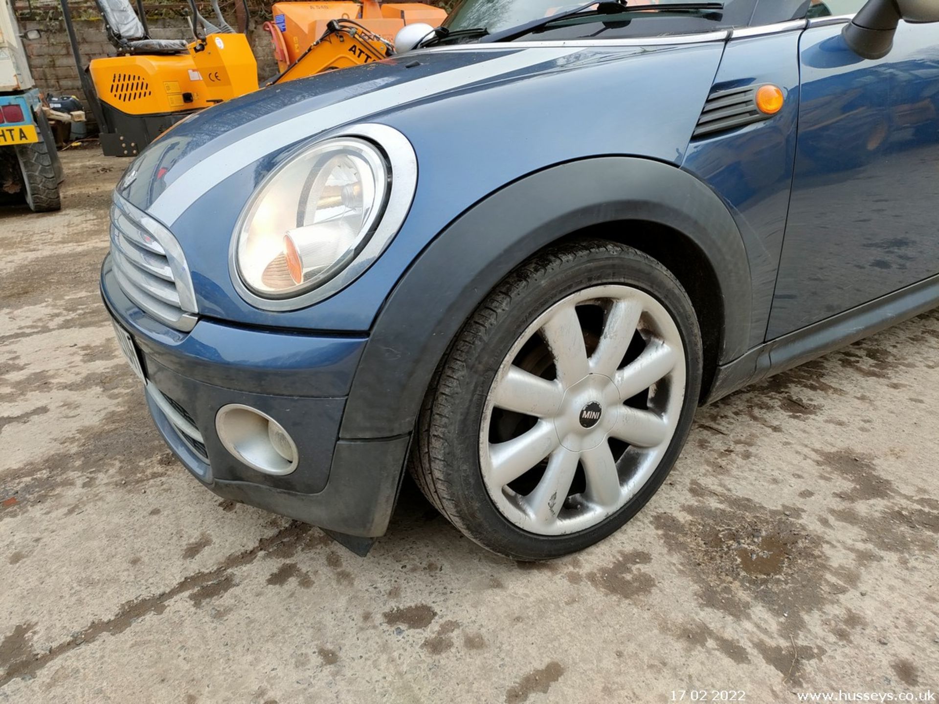 09/59 MINI COOPER D CLUBMAN - 1560cc 5dr Estate (Blue) - Image 10 of 63