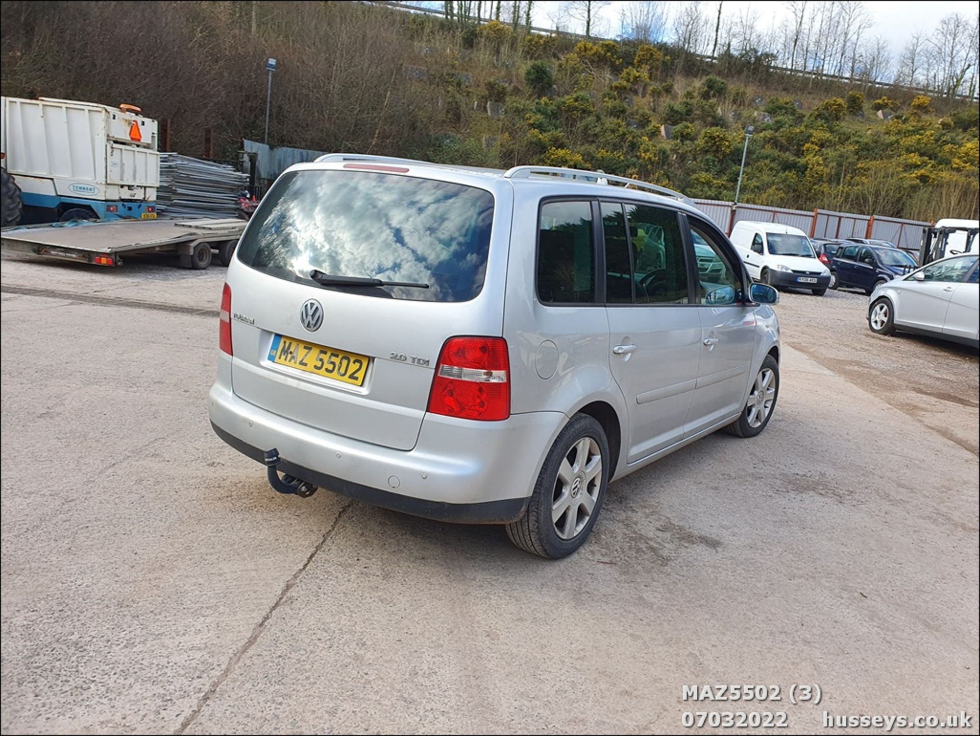 2004 VOLKSWAGEN TOURAN SPORT TDI AUTO - 1968cc 5dr MPV (Silver, 135k) - Image 4 of 20