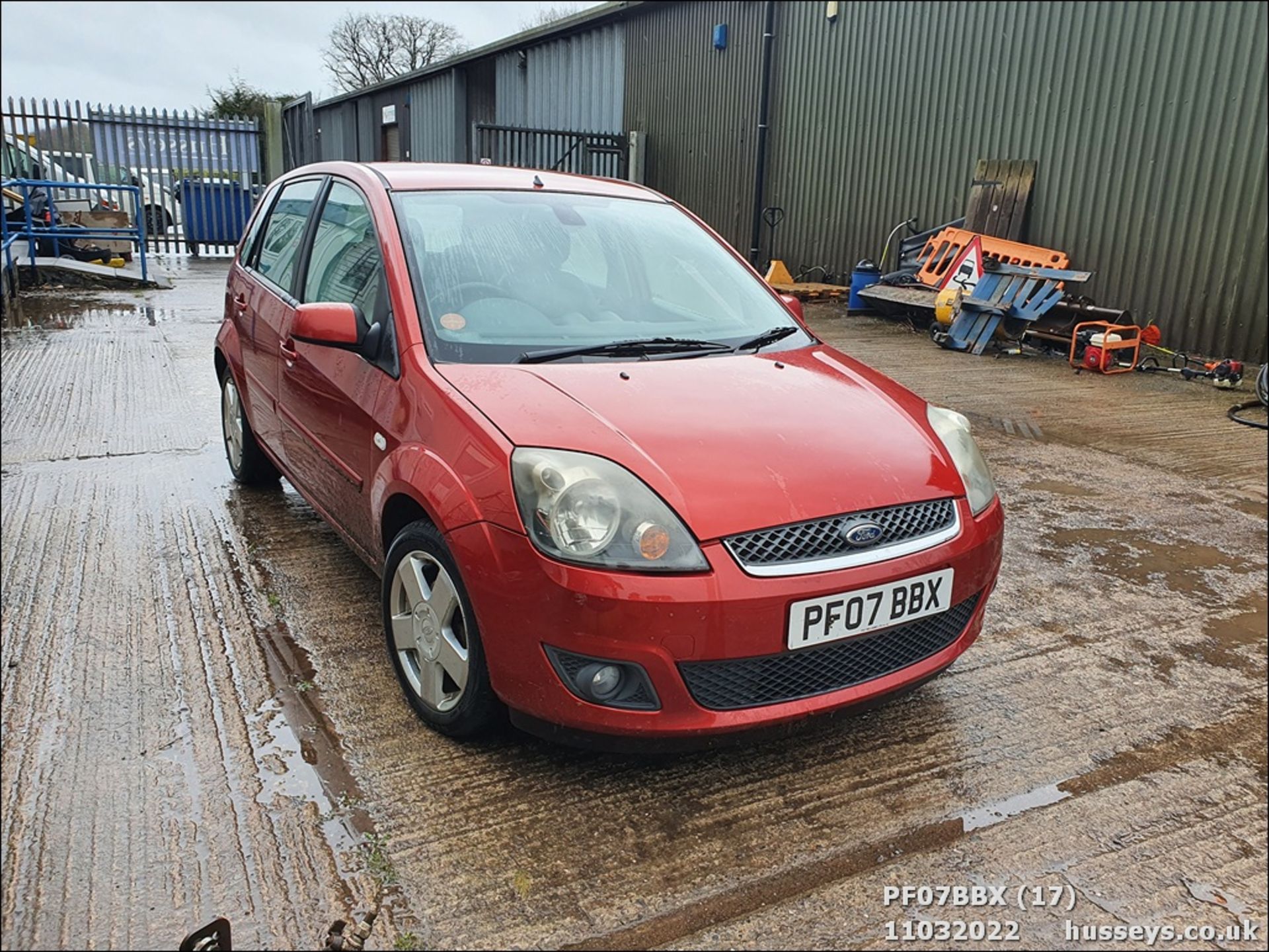 07/07 FORD FIESTA GHIA TDCI - 1399cc 5dr Hatchback (Red, 112k) - Image 17 of 37