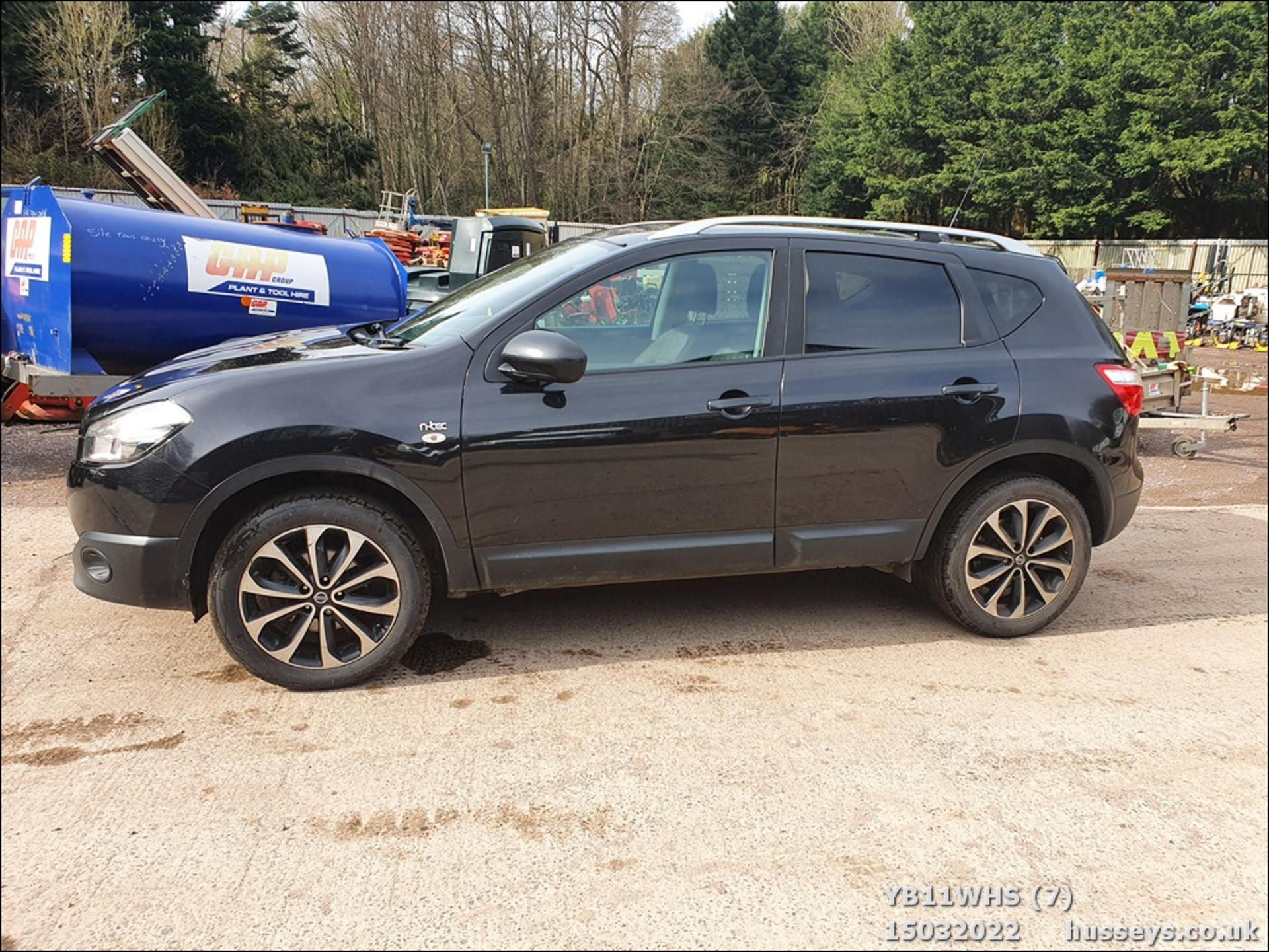 11/11 NISSAN QASHQAI N-TEC DCI - 1461cc 5dr Hatchback (Black, 148k) - Image 8 of 33