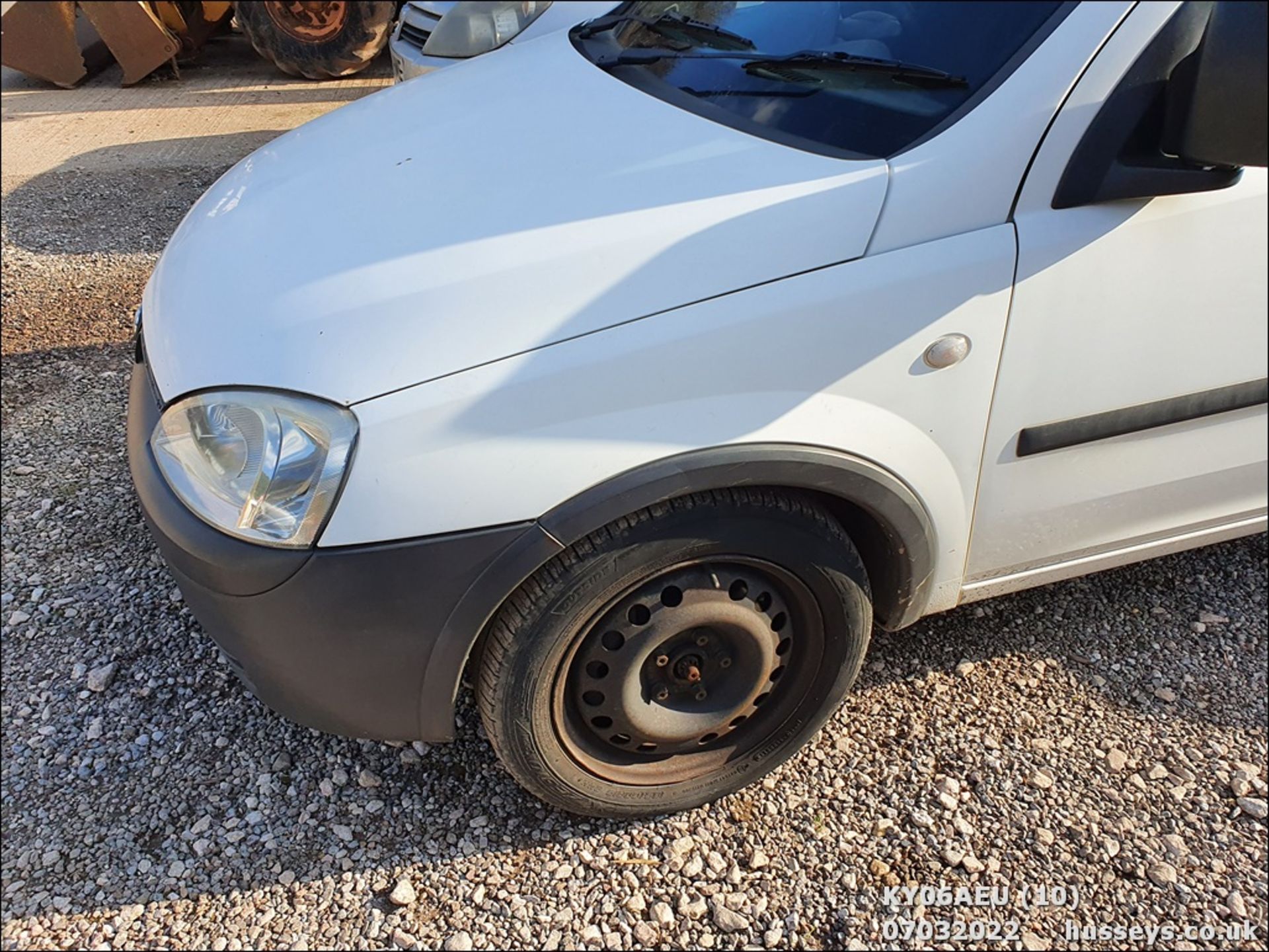 06/06 VAUXHALL COMBO 1700 CDTI 16V - 1686cc Van (White, 128k) - Image 10 of 23