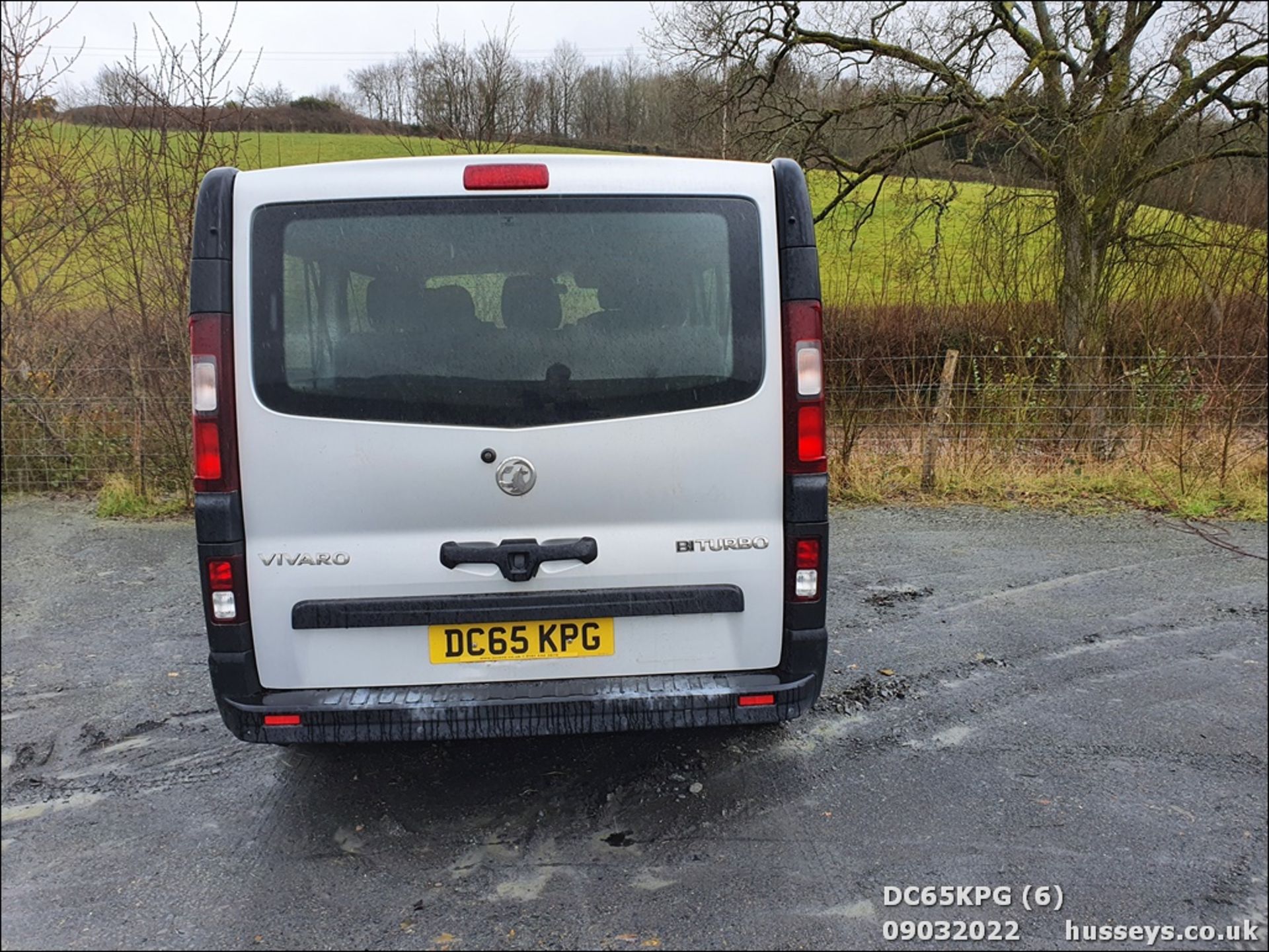 15/65 VAUXHALL VIVARO COMBI CDTI S/S - 1598cc 5dr MPV (Silver) - Image 6 of 26