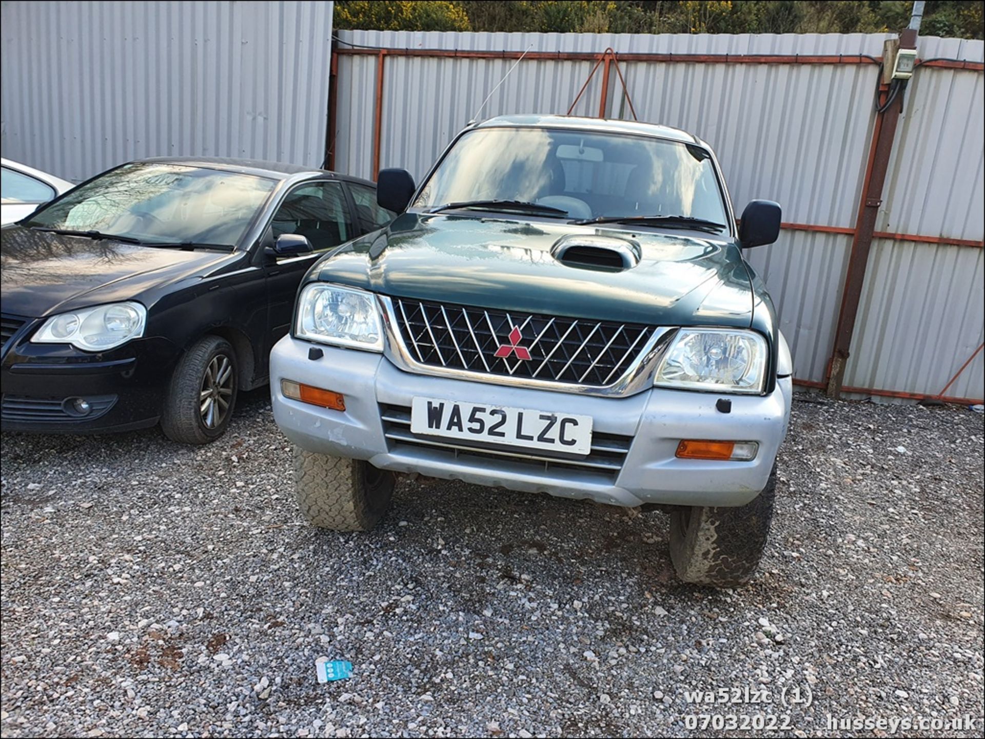 02/52 MITSUBISHI L200 2.5TD 4LIFE 4WD - 2477cc 4x4 (Green/silver, 123k) - Image 2 of 29