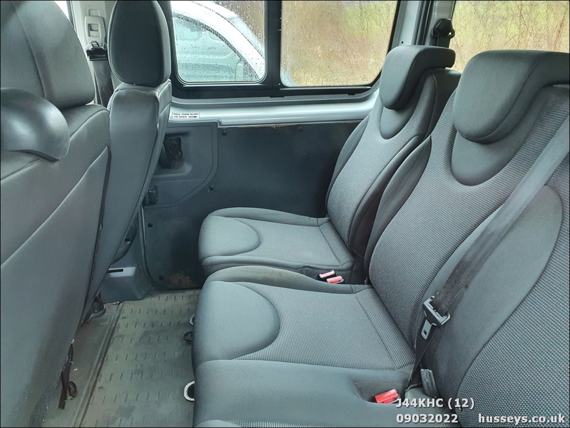 2011 CITROEN DISPATCH COMBI L2H1 HDI - 1997cc 6dr MPV (Silver) - Image 13 of 17