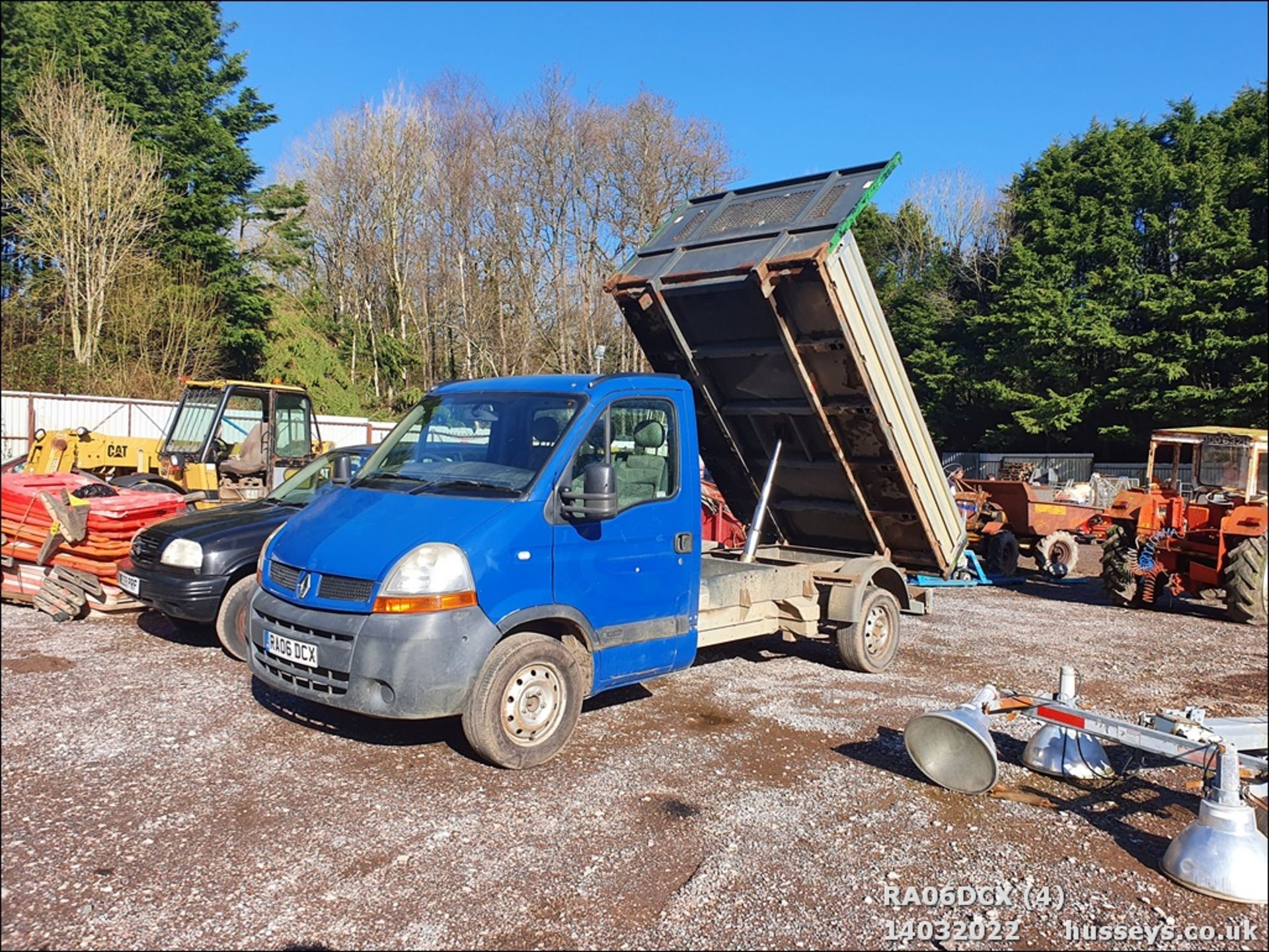 06/06 RENAULT MASTER CCML35 DCI 120 MWB - 2463cc 2dr Tipper (Grey) - Image 5 of 23