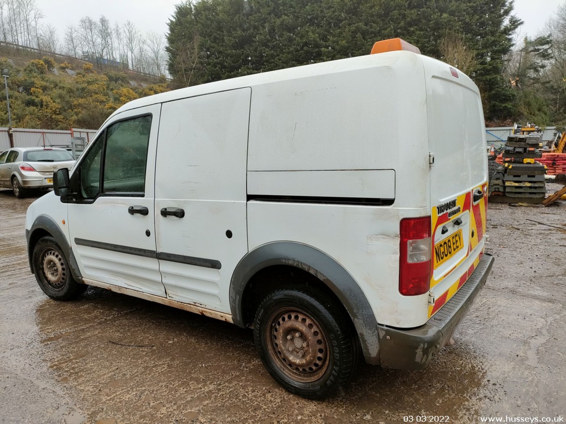 08/08 FORD TRANSIT CONN T200 L75 - 1753cc 5dr Van (White) - Image 10 of 25