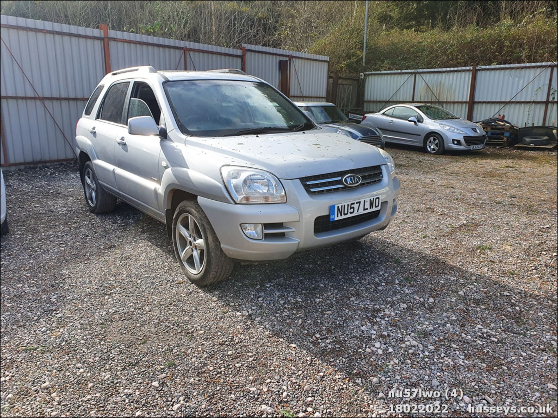 07/57 KIA SPORTAGE TITAN - 1975cc 5dr Hatchback (Silver, 112k) - Image 4 of 24