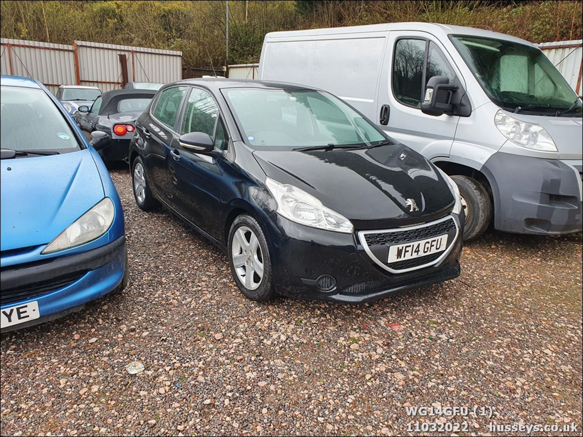 14/14 PEUGEOT 208 ACCESS - 999cc 5dr Hatchback (Black, 72k) - Image 2 of 38