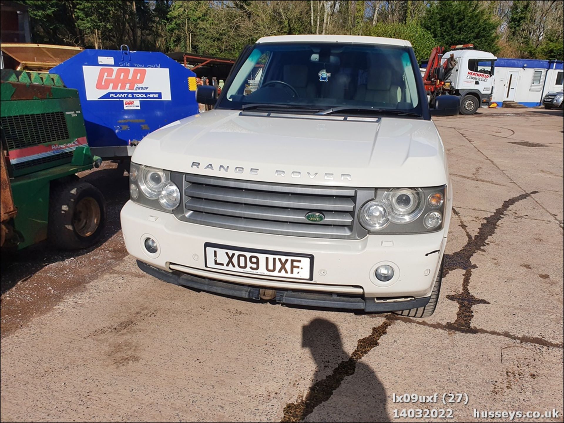 09/09 LAND ROVER RANGE ROVER VOGUE SE A - 3628cc 5dr 4x4 (White) - Image 28 of 34