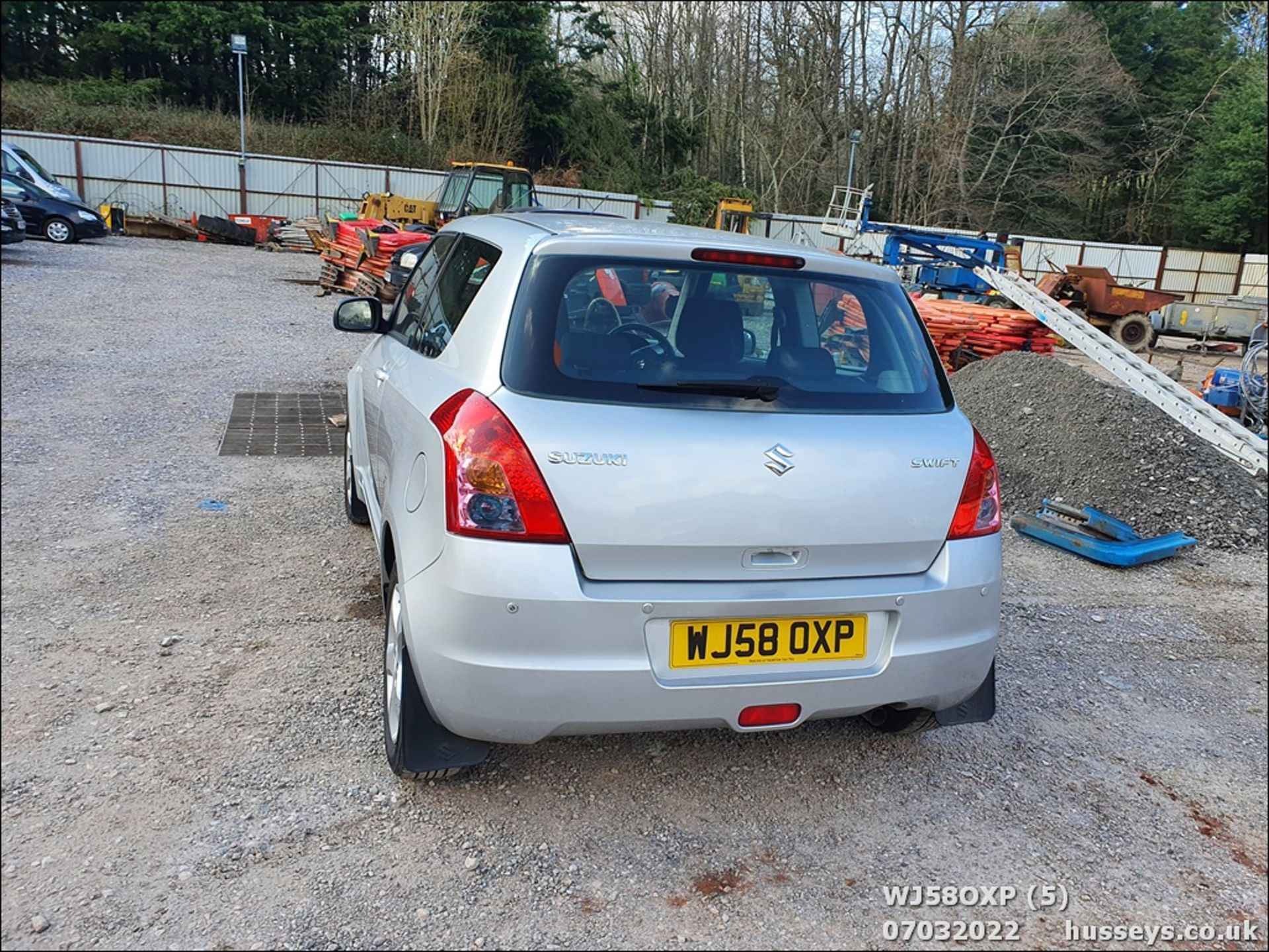 08/58 SUZUKI SWIFT GL 3DR - 1328cc 3dr Hatchback (Silver, 59k) - Image 6 of 36