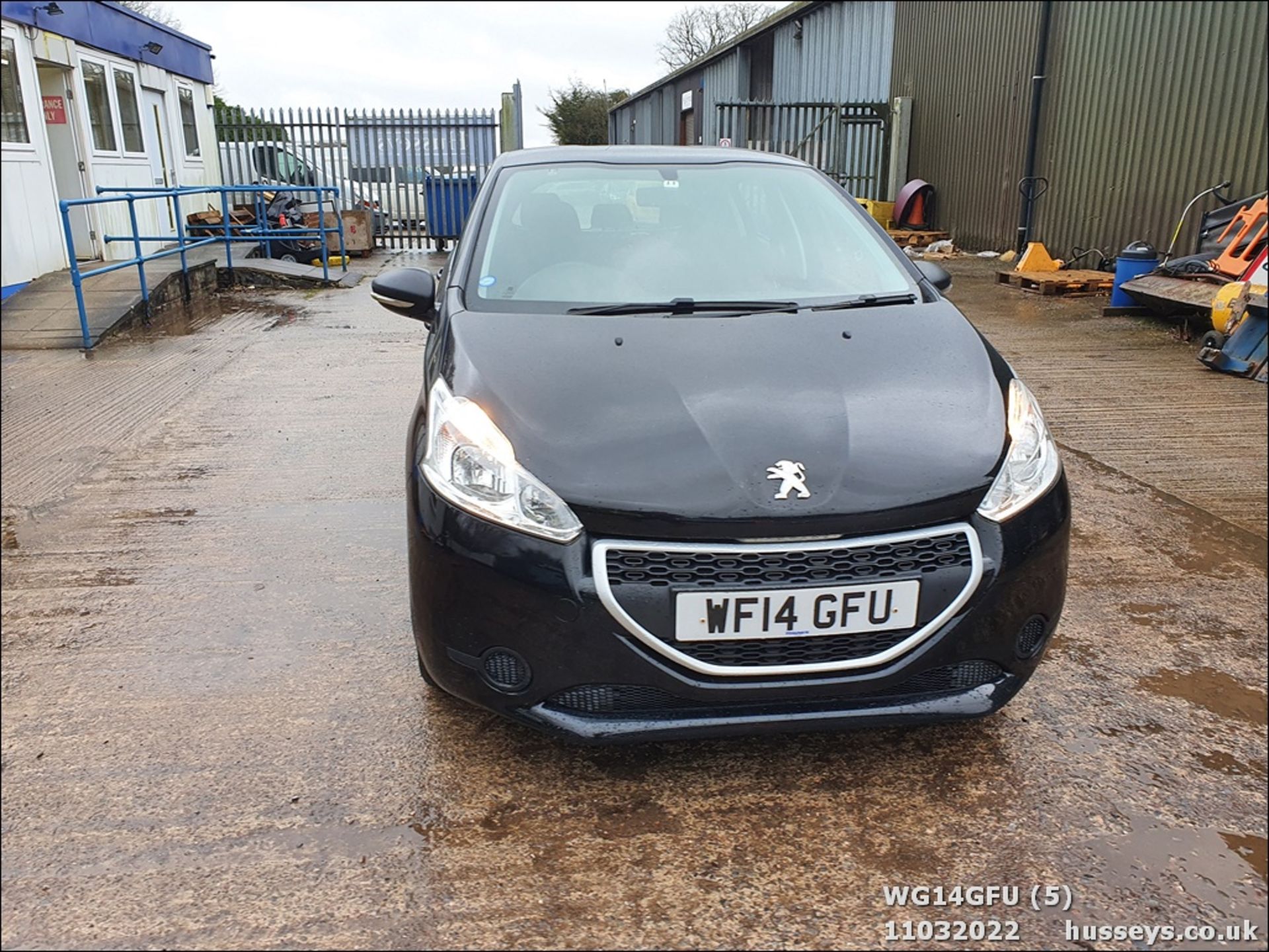 14/14 PEUGEOT 208 ACCESS - 999cc 5dr Hatchback (Black, 72k) - Image 5 of 38