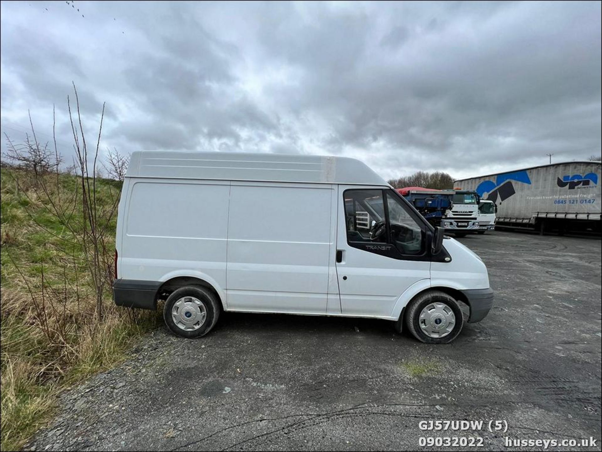 07/57 FORD TRANSIT 85 T260S FWD - 2198cc 5dr Van (White) - Image 19 of 22