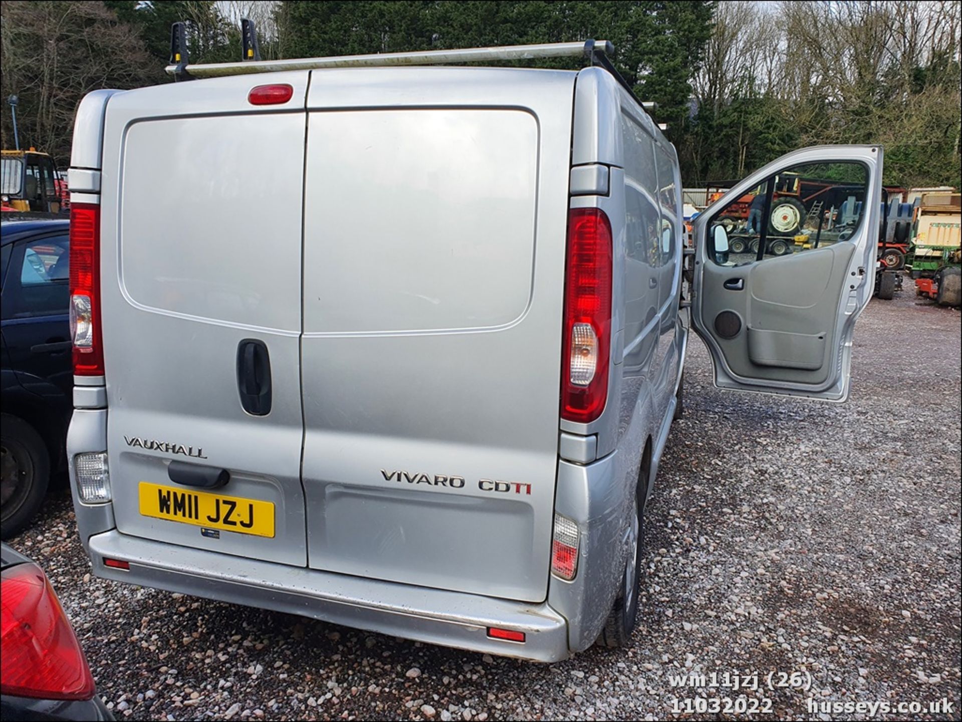 11/11 VAUXHALL VIVARO 2700 SPORTIVE CDTI - 1995cc Van (Silver, 118k) - Image 26 of 26