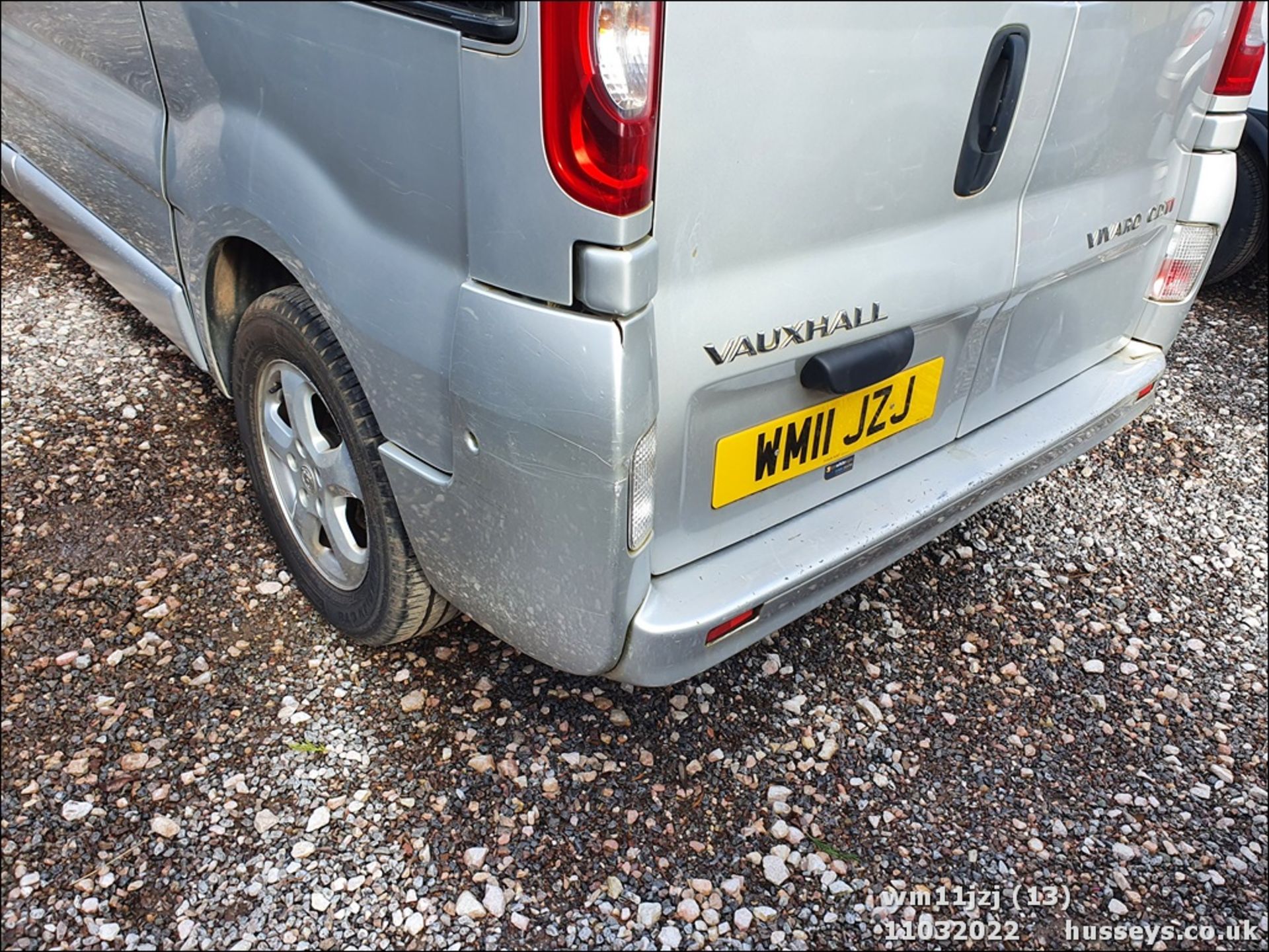 11/11 VAUXHALL VIVARO 2700 SPORTIVE CDTI - 1995cc Van (Silver, 118k) - Image 13 of 26