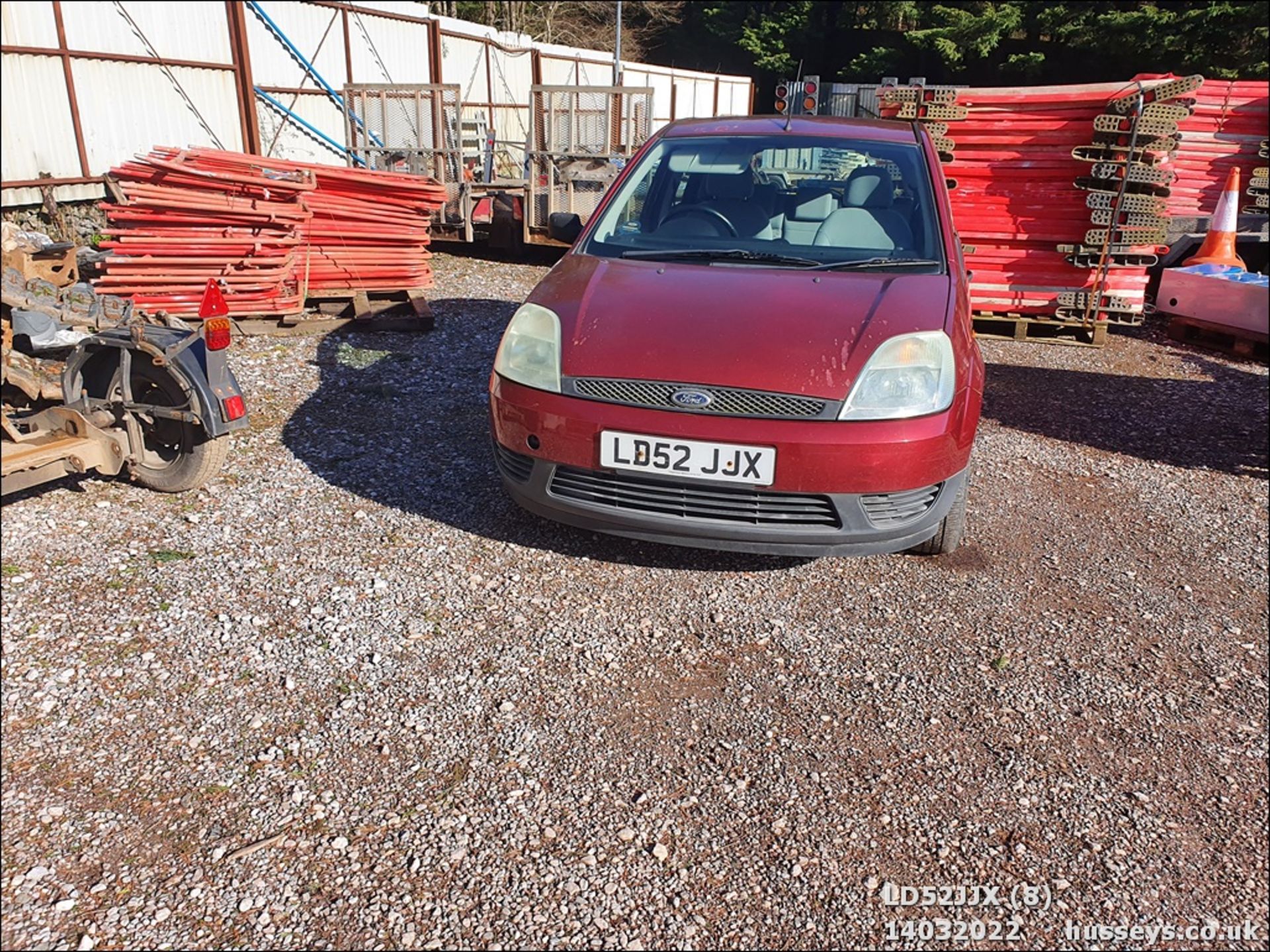 02/52 FORD FIESTA LX - 1388cc 5dr Hatchback (Red, 37k) - Image 9 of 27