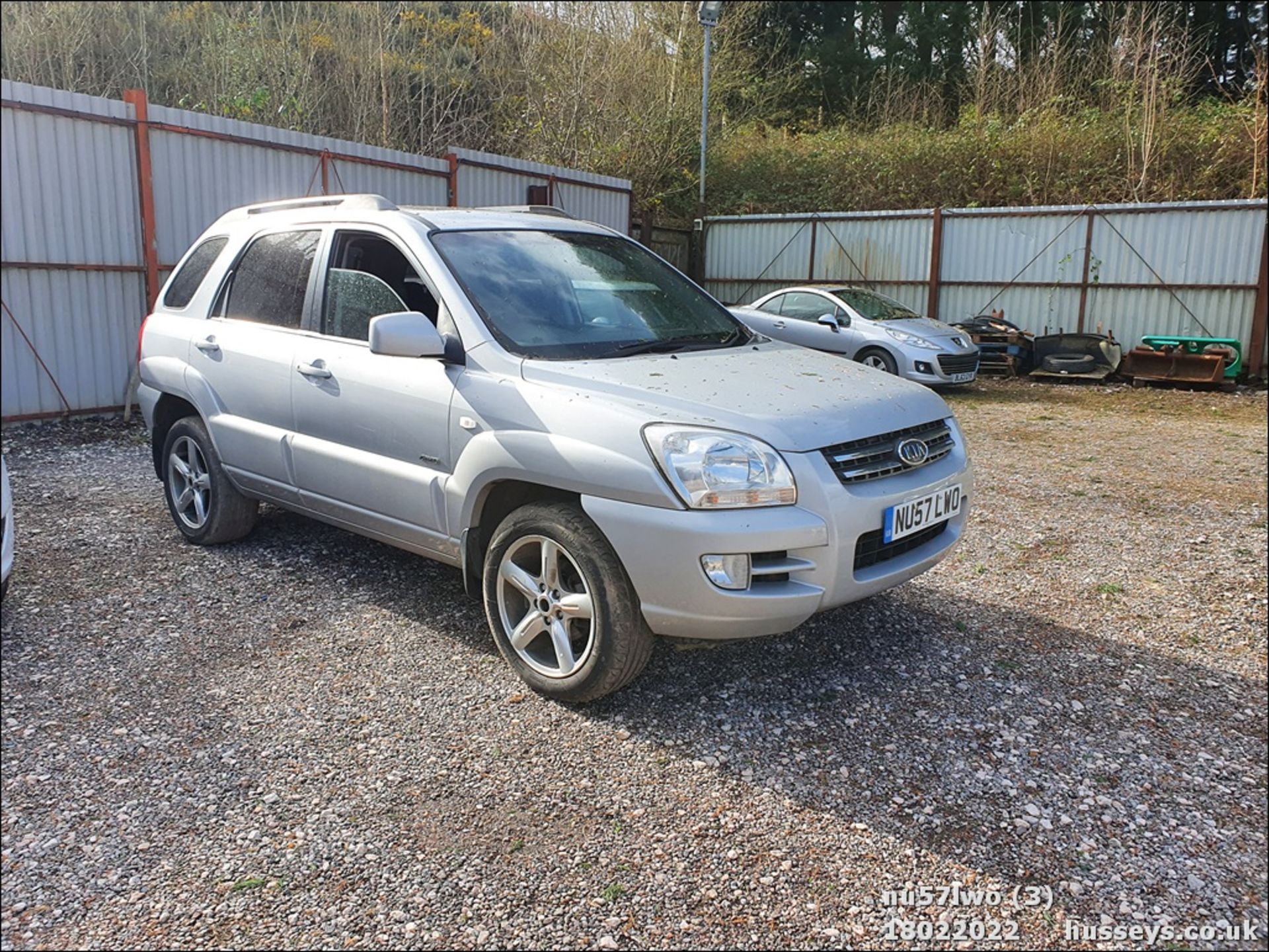 07/57 KIA SPORTAGE TITAN - 1975cc 5dr Hatchback (Silver, 112k) - Image 3 of 24