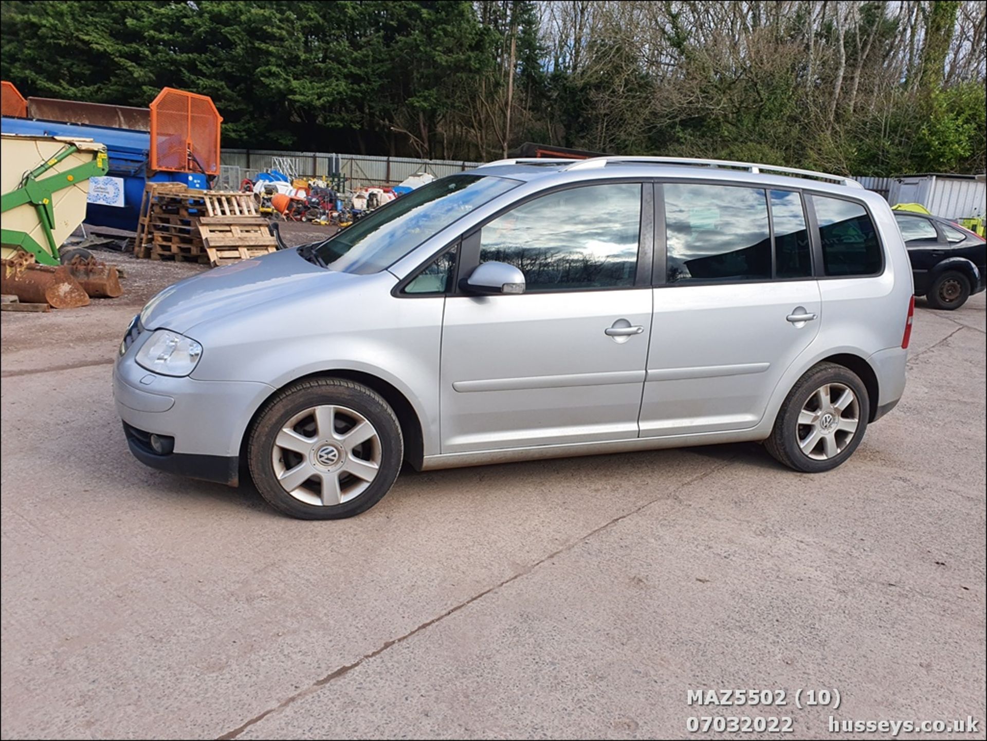 2004 VOLKSWAGEN TOURAN SPORT TDI AUTO - 1968cc 5dr MPV (Silver, 135k) - Image 11 of 20