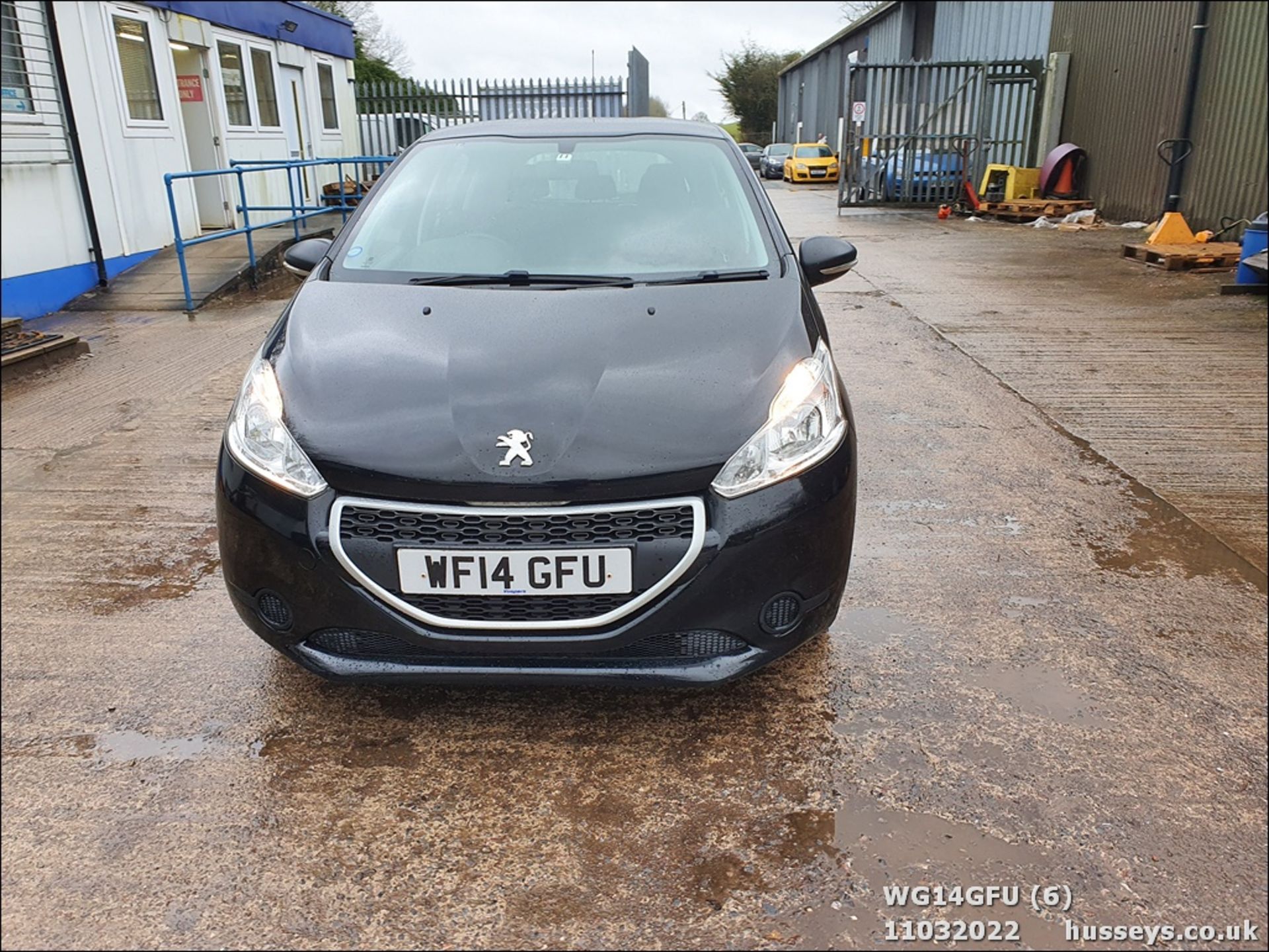 14/14 PEUGEOT 208 ACCESS - 999cc 5dr Hatchback (Black, 72k) - Image 6 of 38