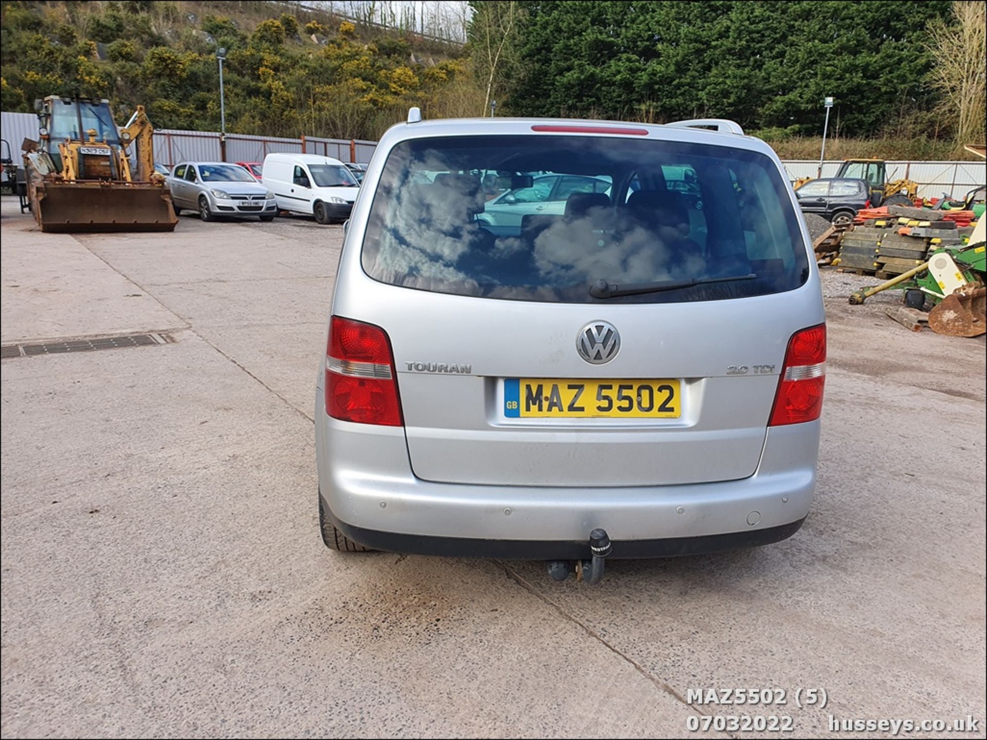 2004 VOLKSWAGEN TOURAN SPORT TDI AUTO - 1968cc 5dr MPV (Silver, 135k) - Image 6 of 20