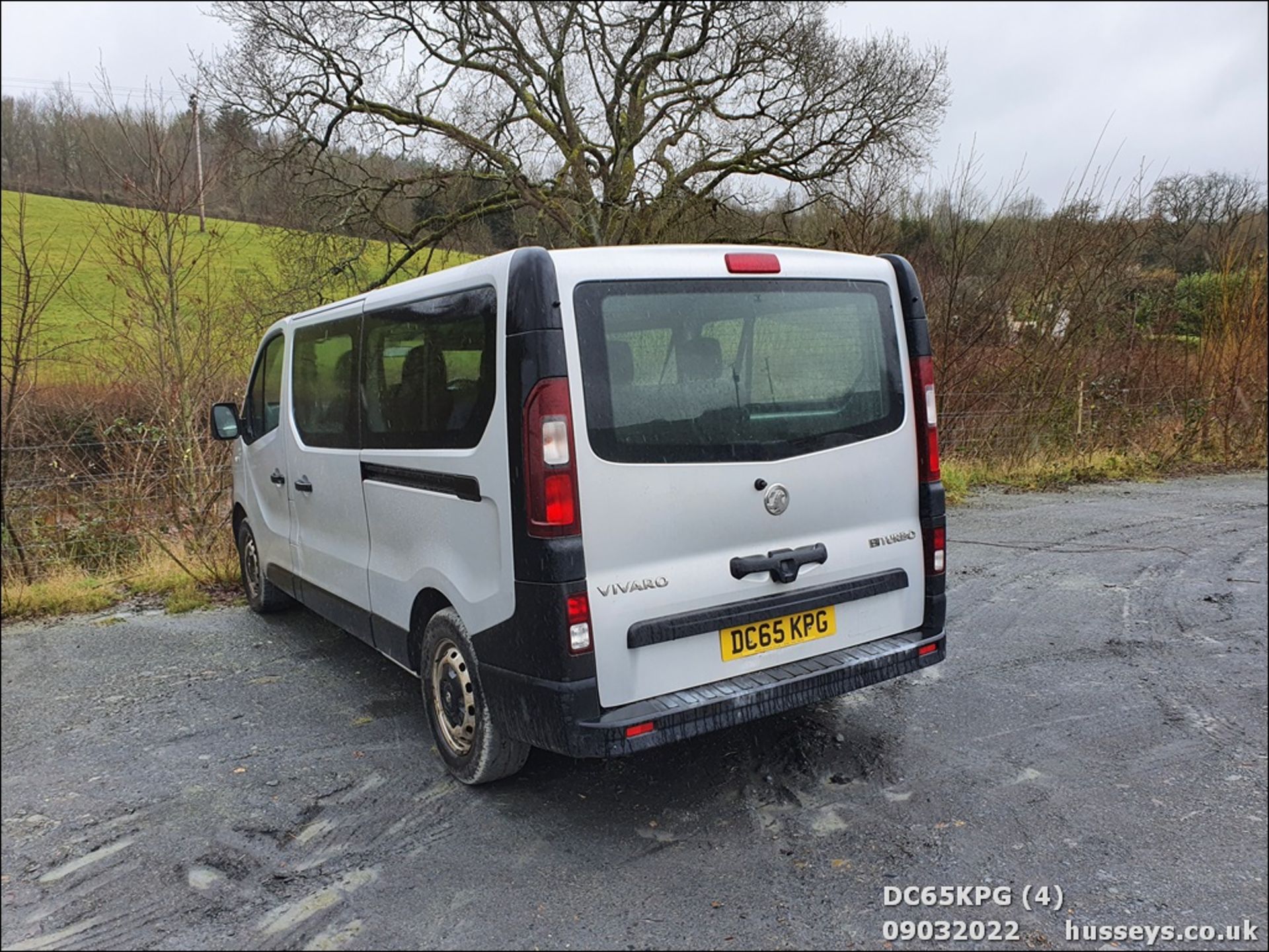 15/65 VAUXHALL VIVARO COMBI CDTI S/S - 1598cc 5dr MPV (Silver) - Image 4 of 26