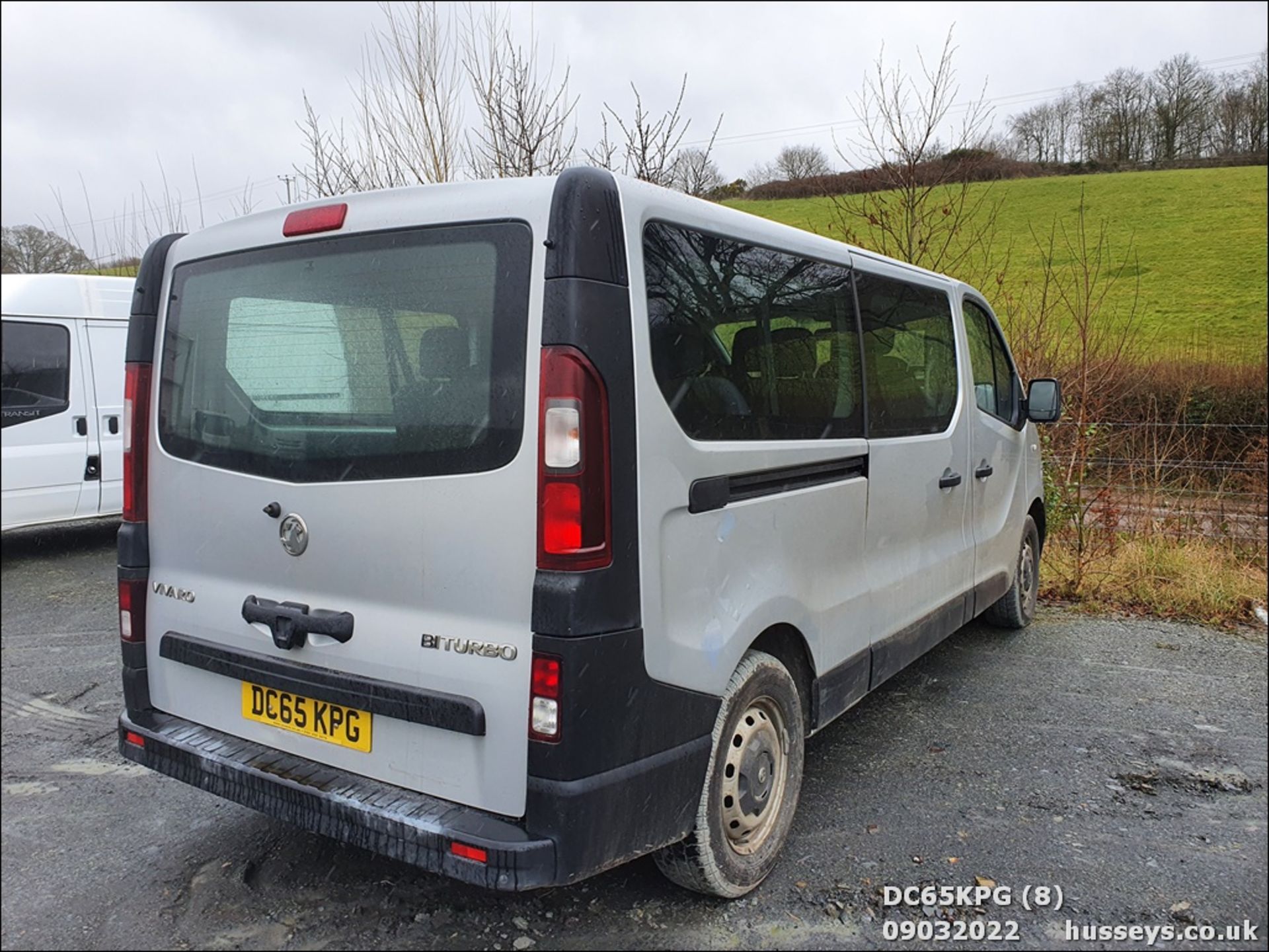 15/65 VAUXHALL VIVARO COMBI CDTI S/S - 1598cc 5dr MPV (Silver) - Image 8 of 26