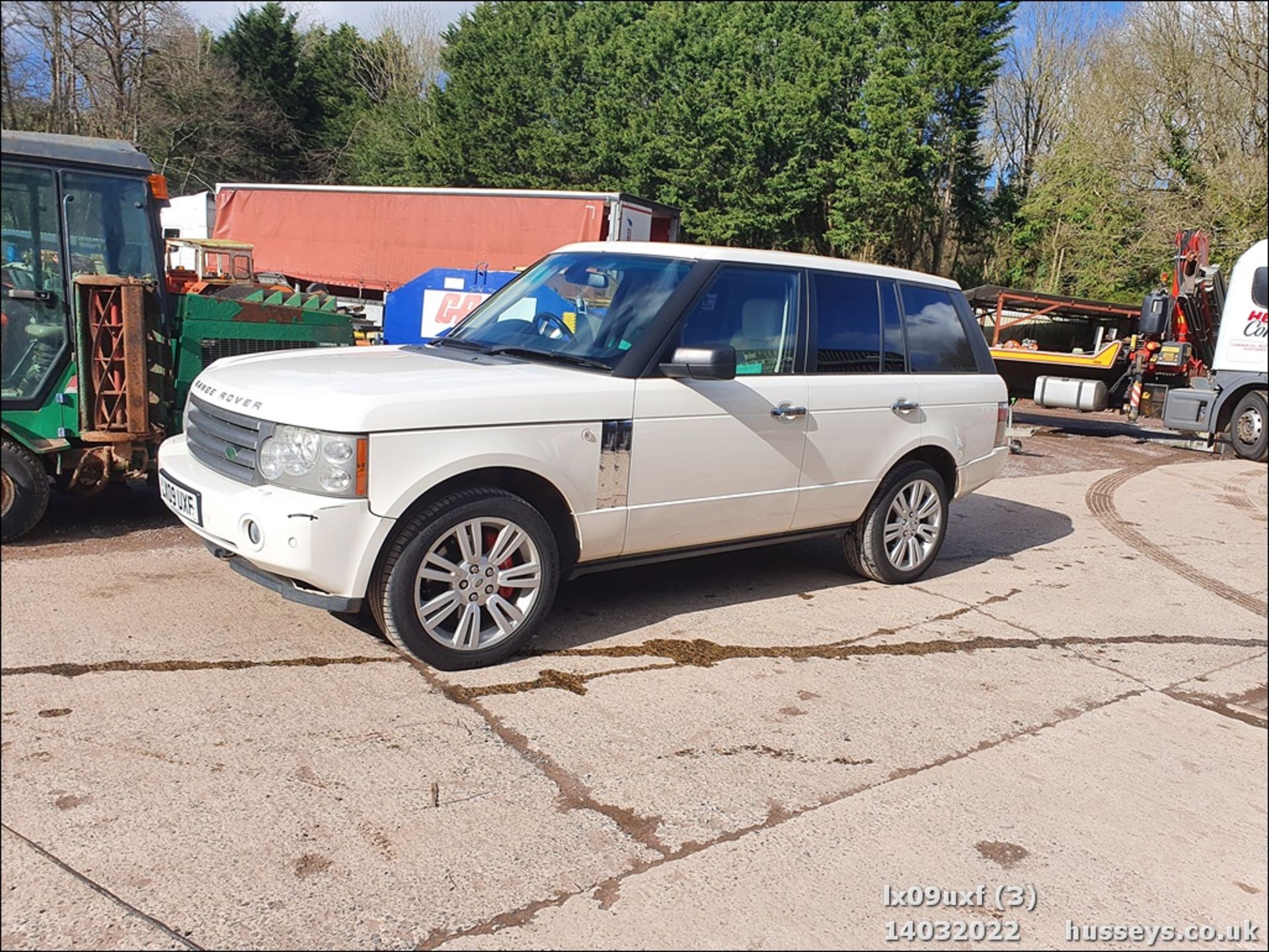 09/09 LAND ROVER RANGE ROVER VOGUE SE A - 3628cc 5dr 4x4 (White) - Image 4 of 34