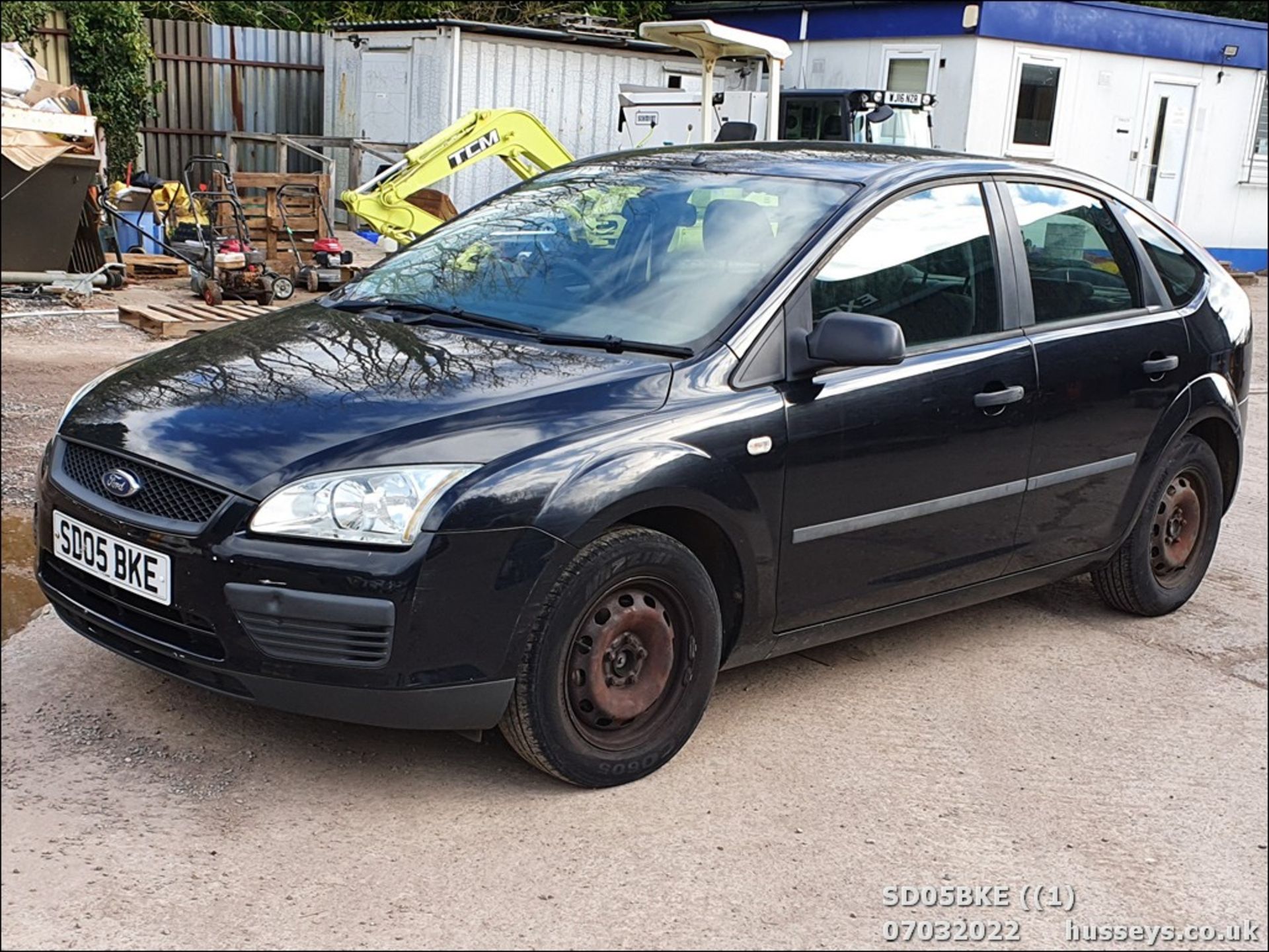 05/05 FORD FOCUS STUDIO - 1388cc 5dr Hatchback (Black, 105k)