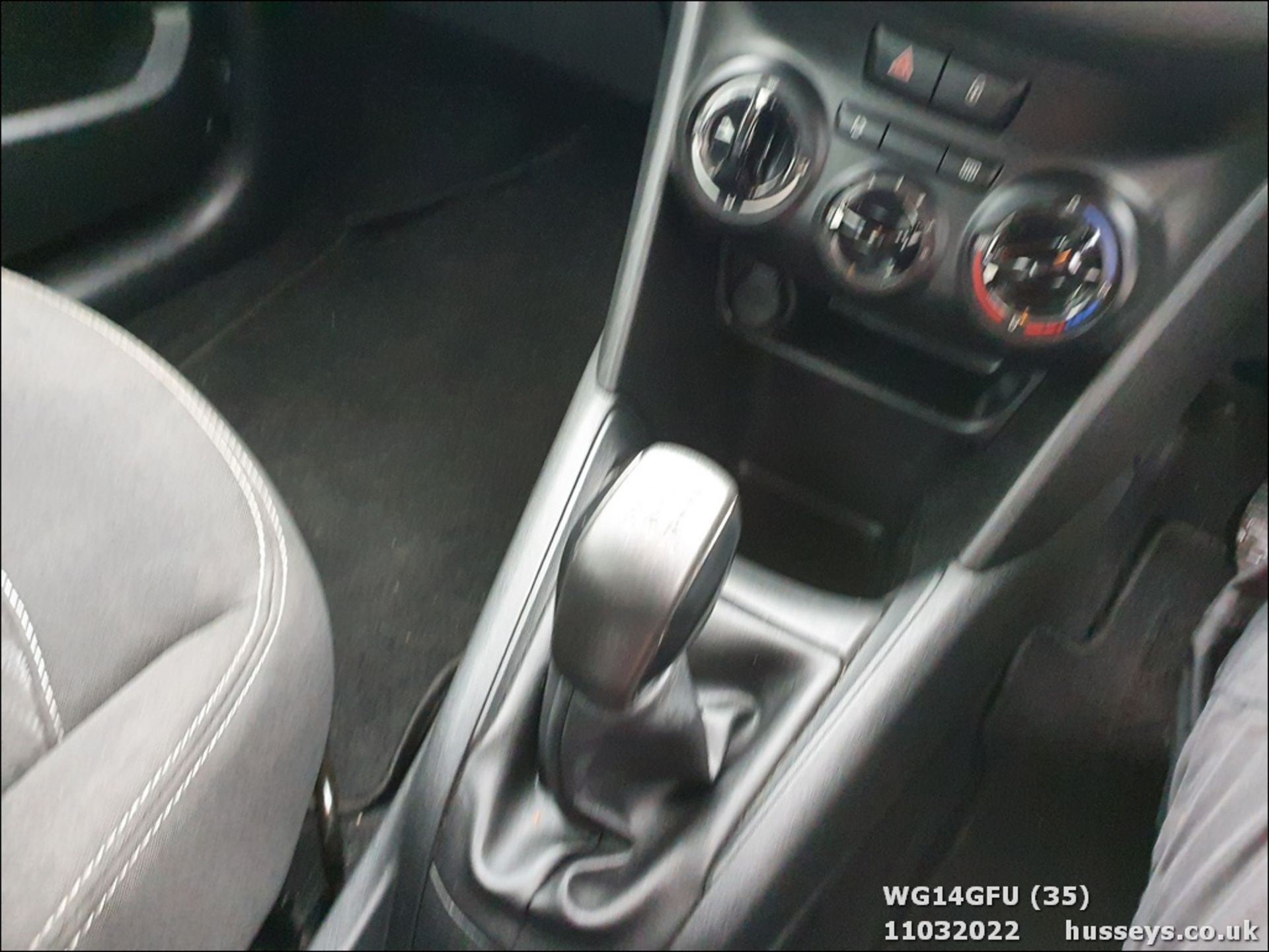 14/14 PEUGEOT 208 ACCESS - 999cc 5dr Hatchback (Black, 72k) - Image 35 of 38