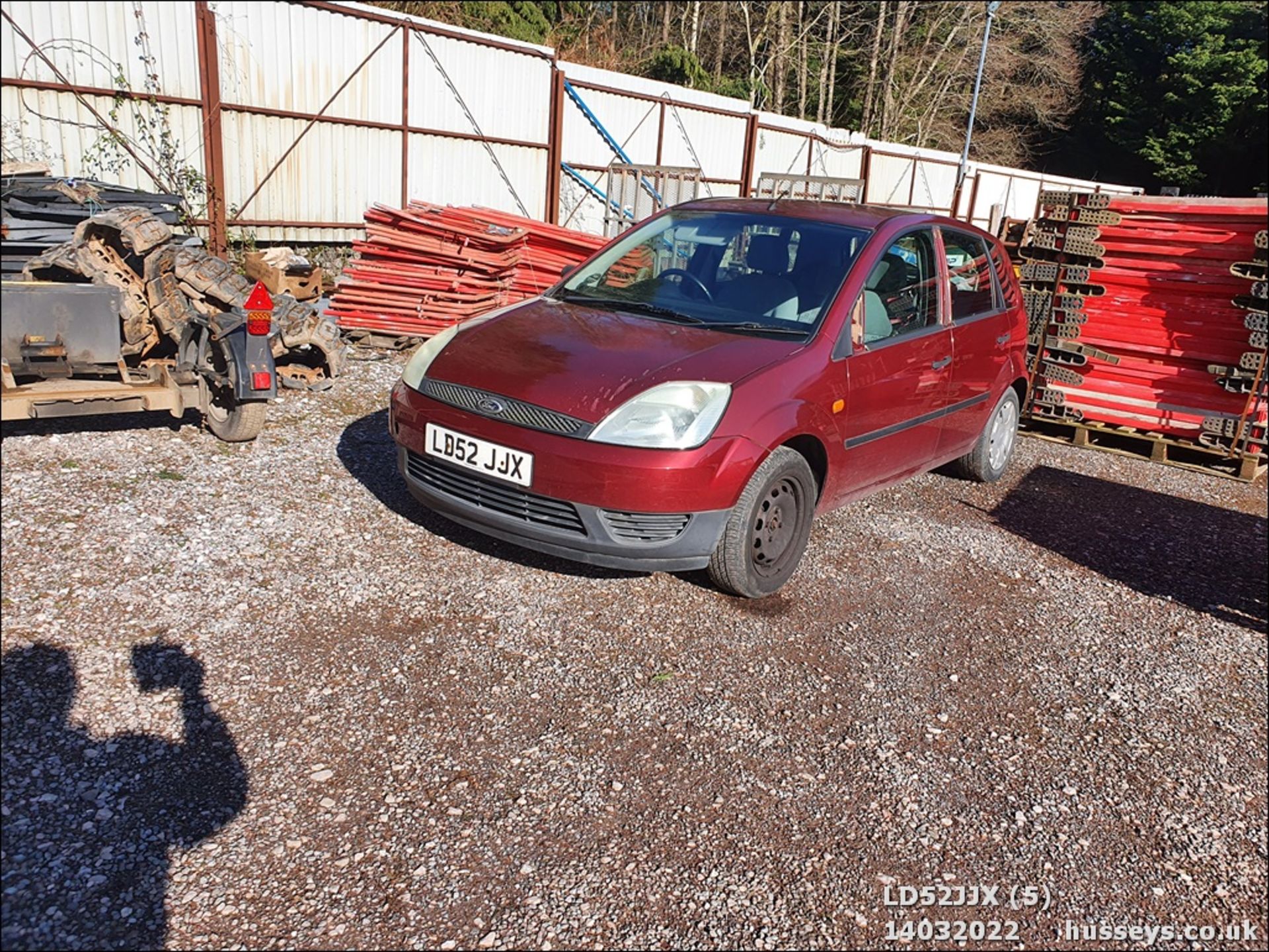 02/52 FORD FIESTA LX - 1388cc 5dr Hatchback (Red, 37k) - Image 6 of 27