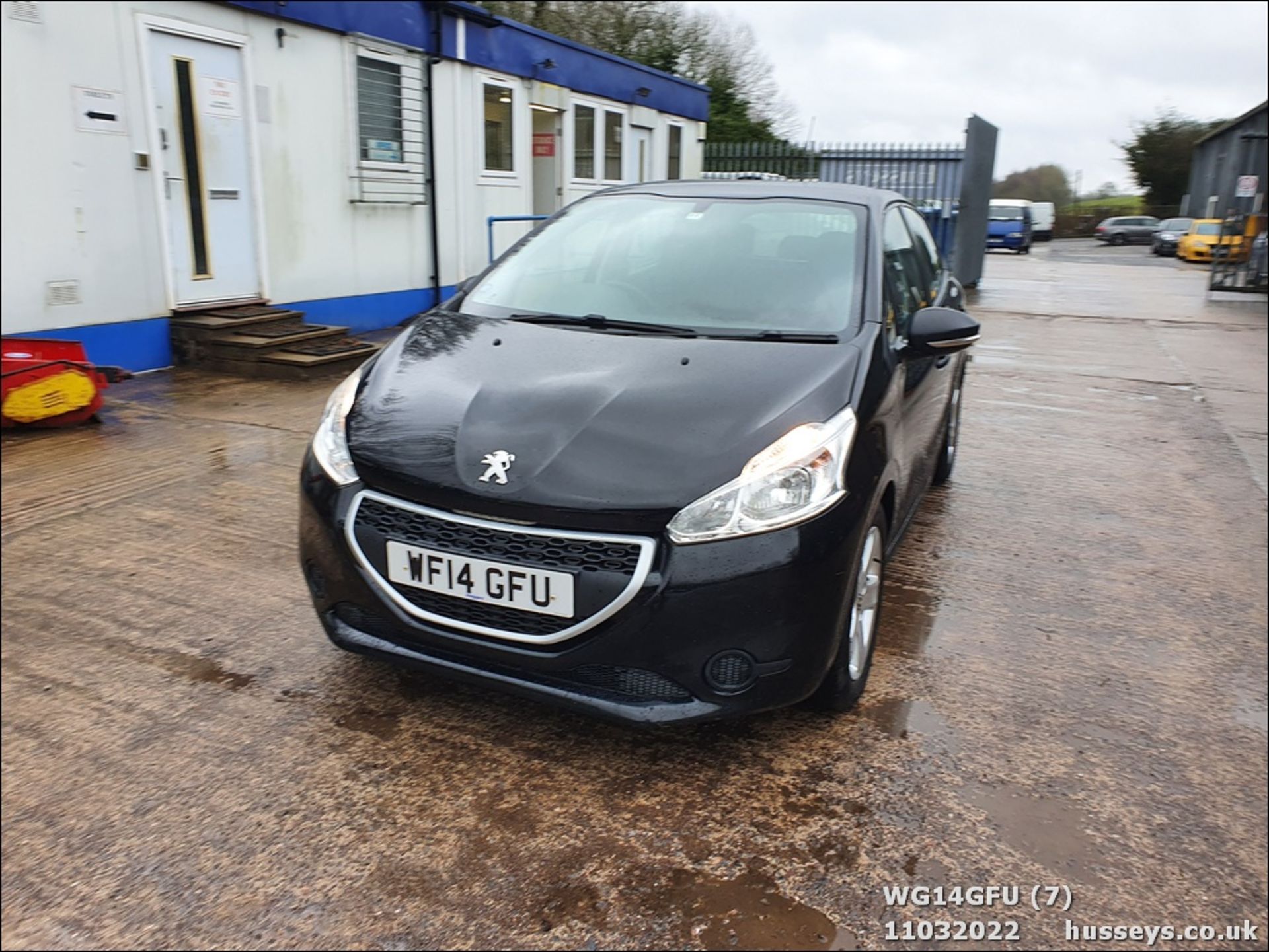 14/14 PEUGEOT 208 ACCESS - 999cc 5dr Hatchback (Black, 72k) - Image 7 of 38