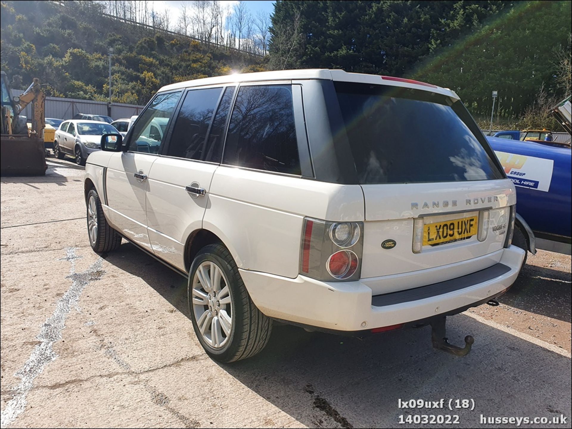 09/09 LAND ROVER RANGE ROVER VOGUE SE A - 3628cc 5dr 4x4 (White) - Image 19 of 34