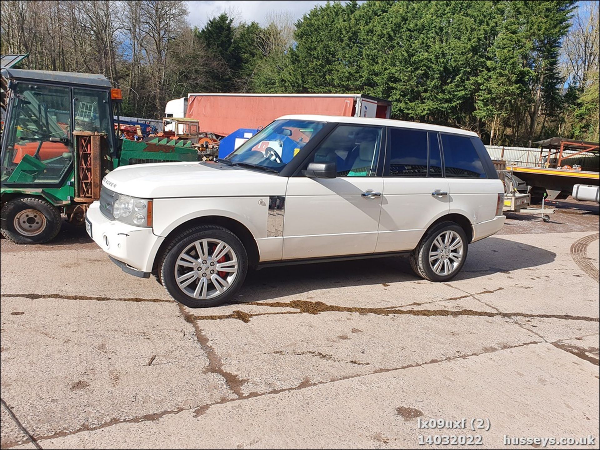 09/09 LAND ROVER RANGE ROVER VOGUE SE A - 3628cc 5dr 4x4 (White) - Image 3 of 34