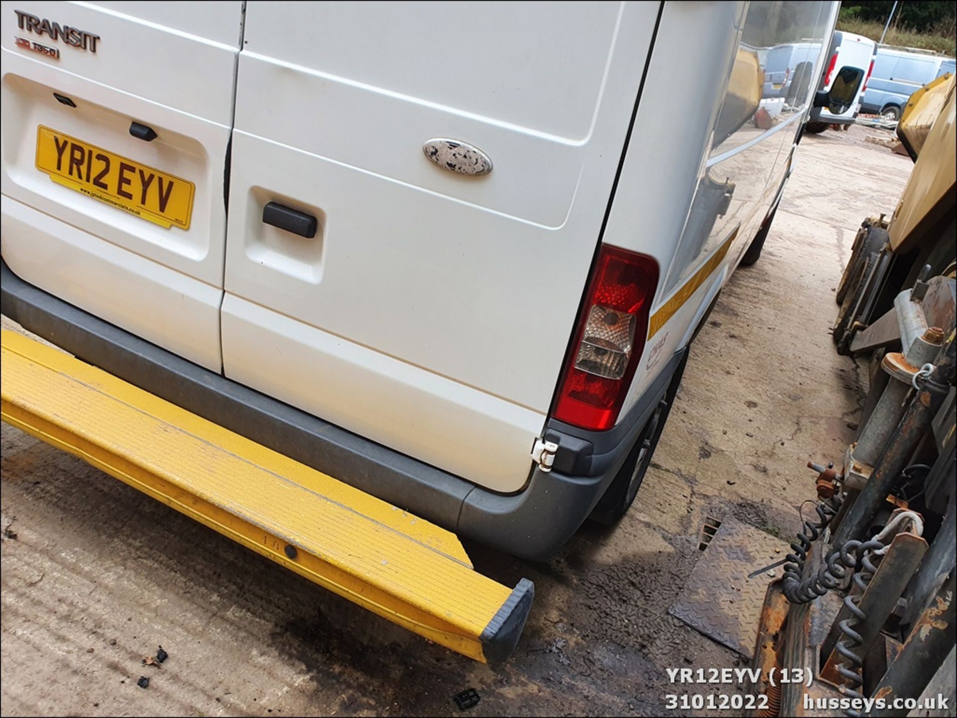 12/12 FORD TRANSIT 100 T350L RWD - 2402cc Van (White) - Image 13 of 22